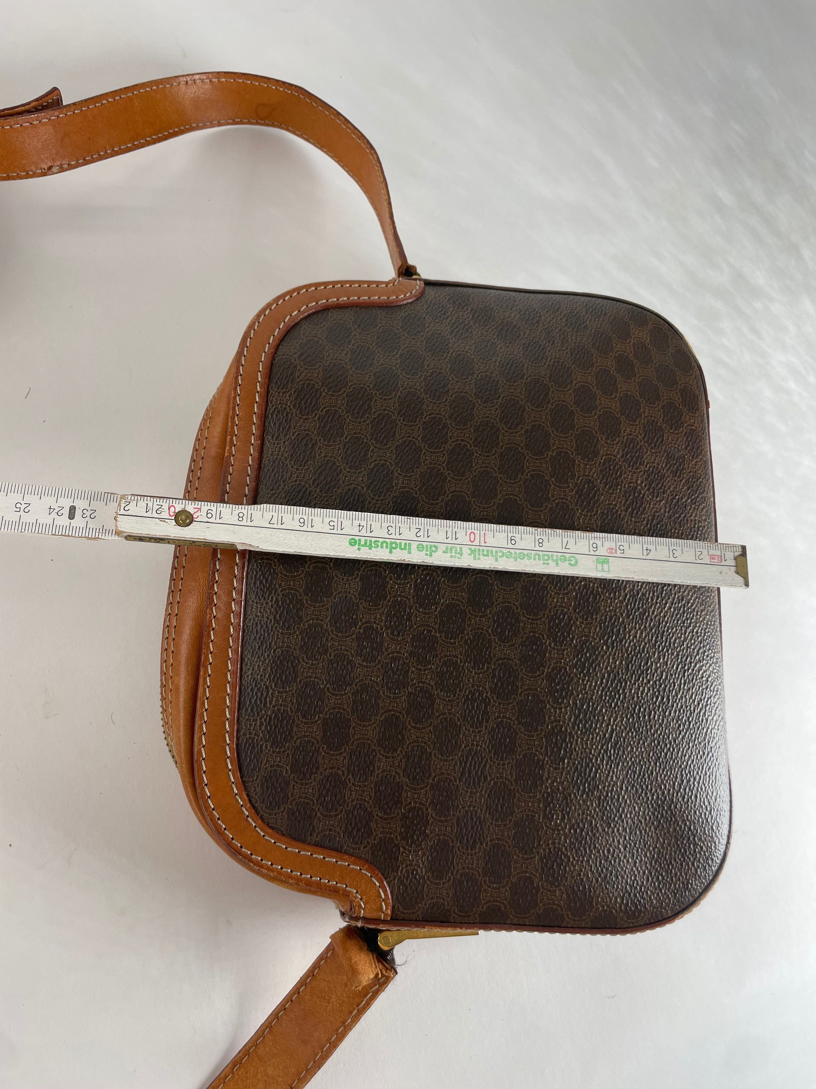 Celine Vintage Paris Triomphe Monogram Leather Shoulder Bag brown Size ONE SIZE - 11 Thumbnail