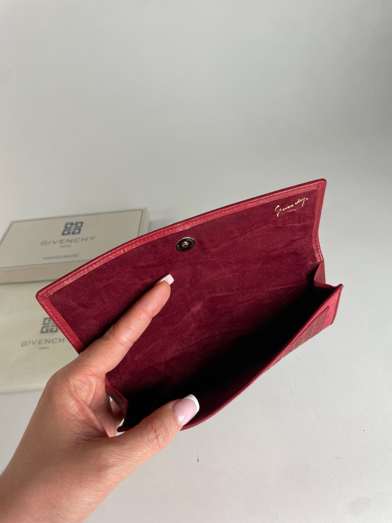 Givenchy Vintage Monogram Leather Long Etui Red Size ONE SIZE - 7 Thumbnail