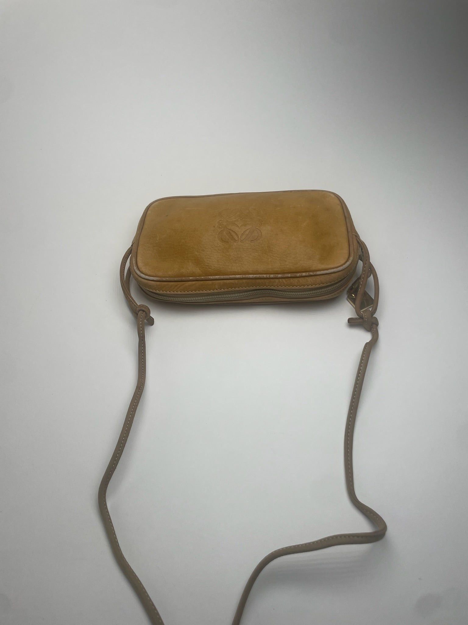 Loewe Vintage Madrid Anagram Leather Shoulder Bag Yellow Size ONE SIZE - 9 Thumbnail