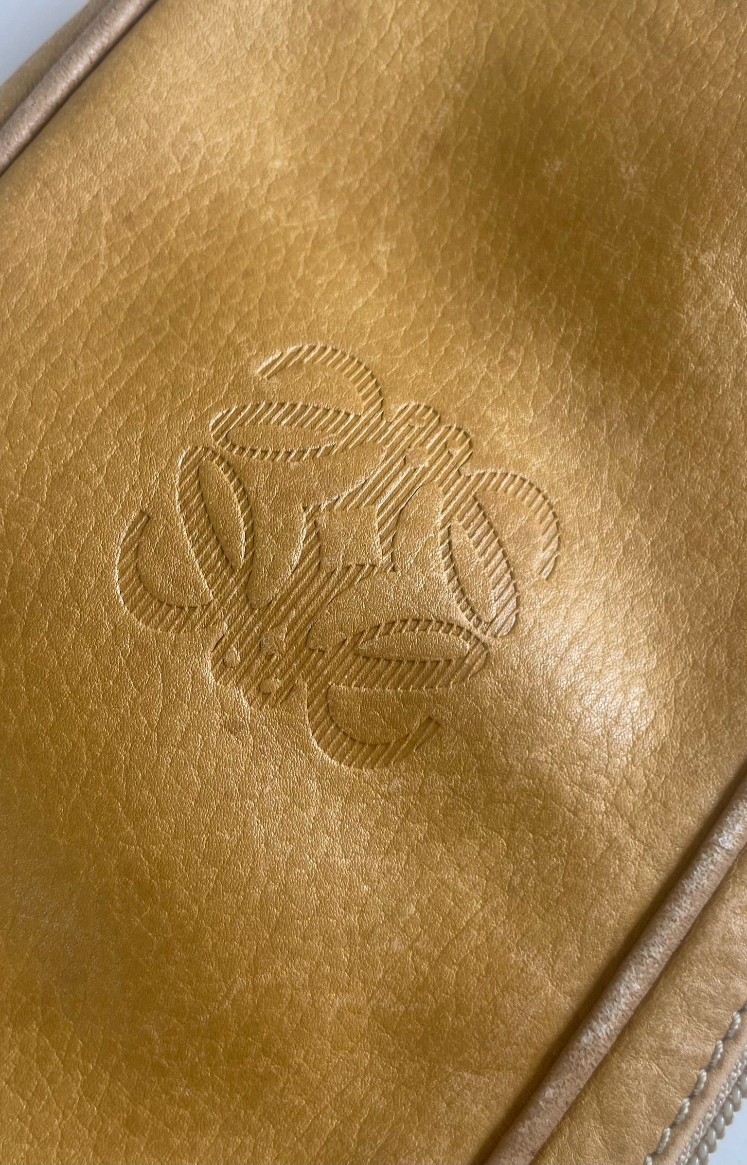 Loewe Vintage Madrid Anagram Leather Shoulder Bag Yellow Size ONE SIZE - 11 Thumbnail
