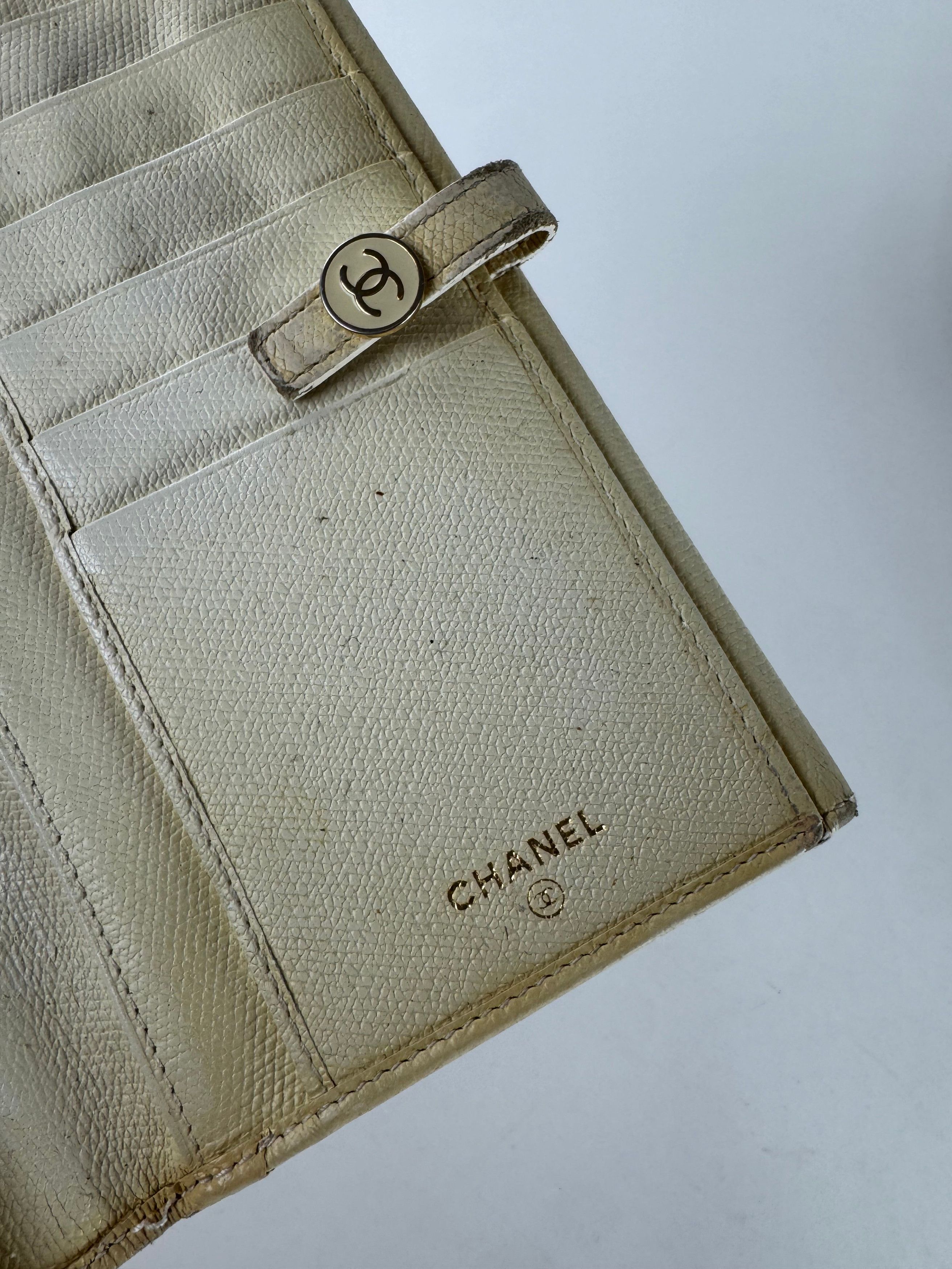 Vintage Leather Wallet White
