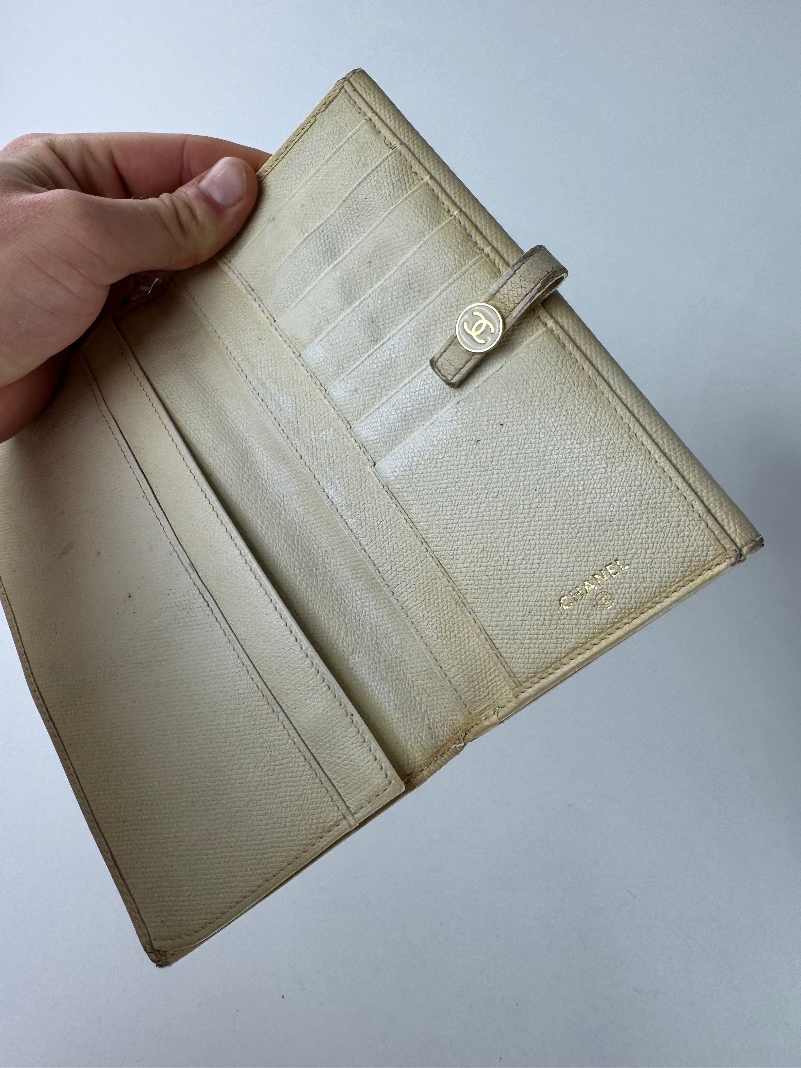 Vintage Leather Wallet White