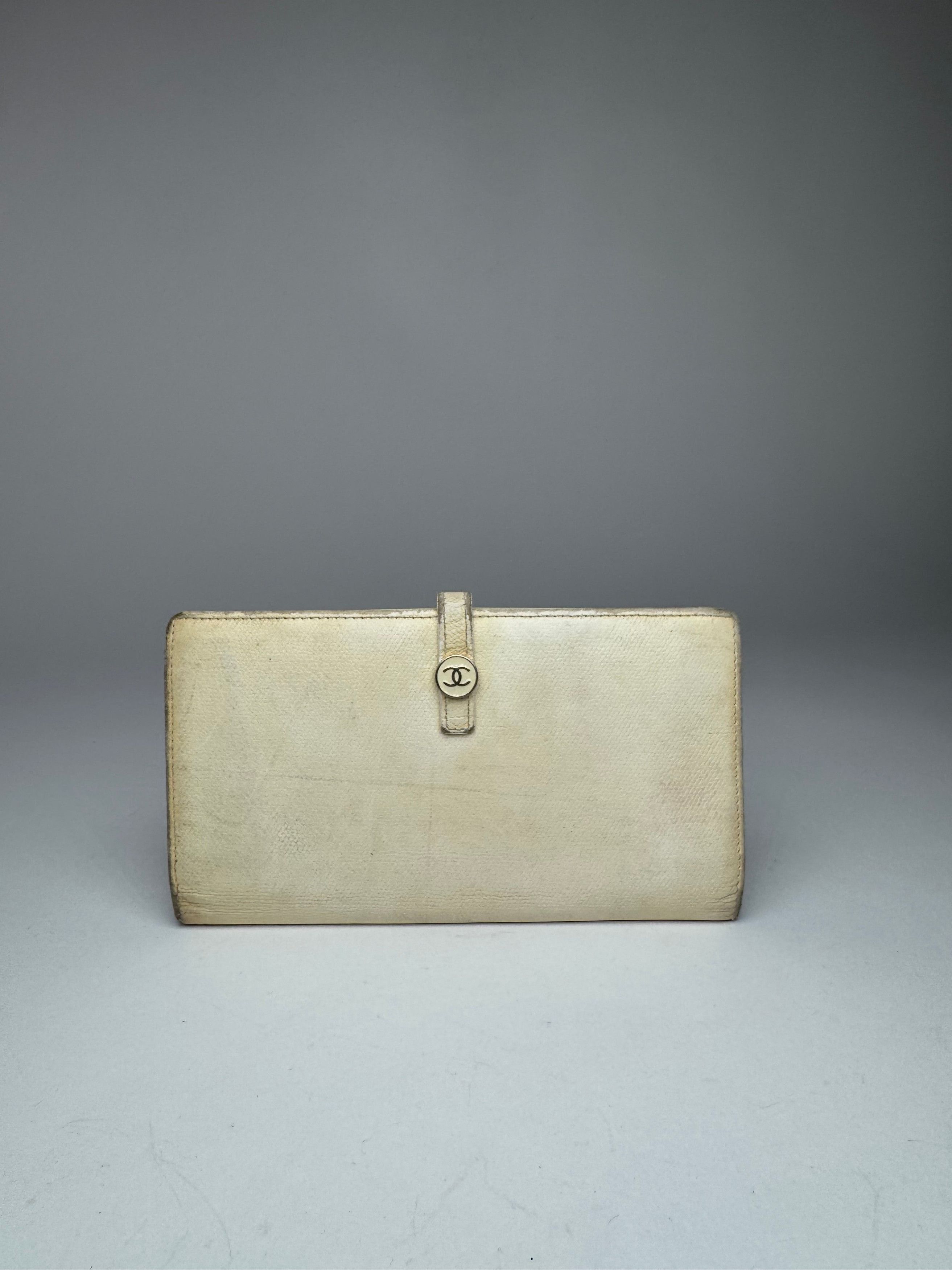 Vintage Leather Wallet White
