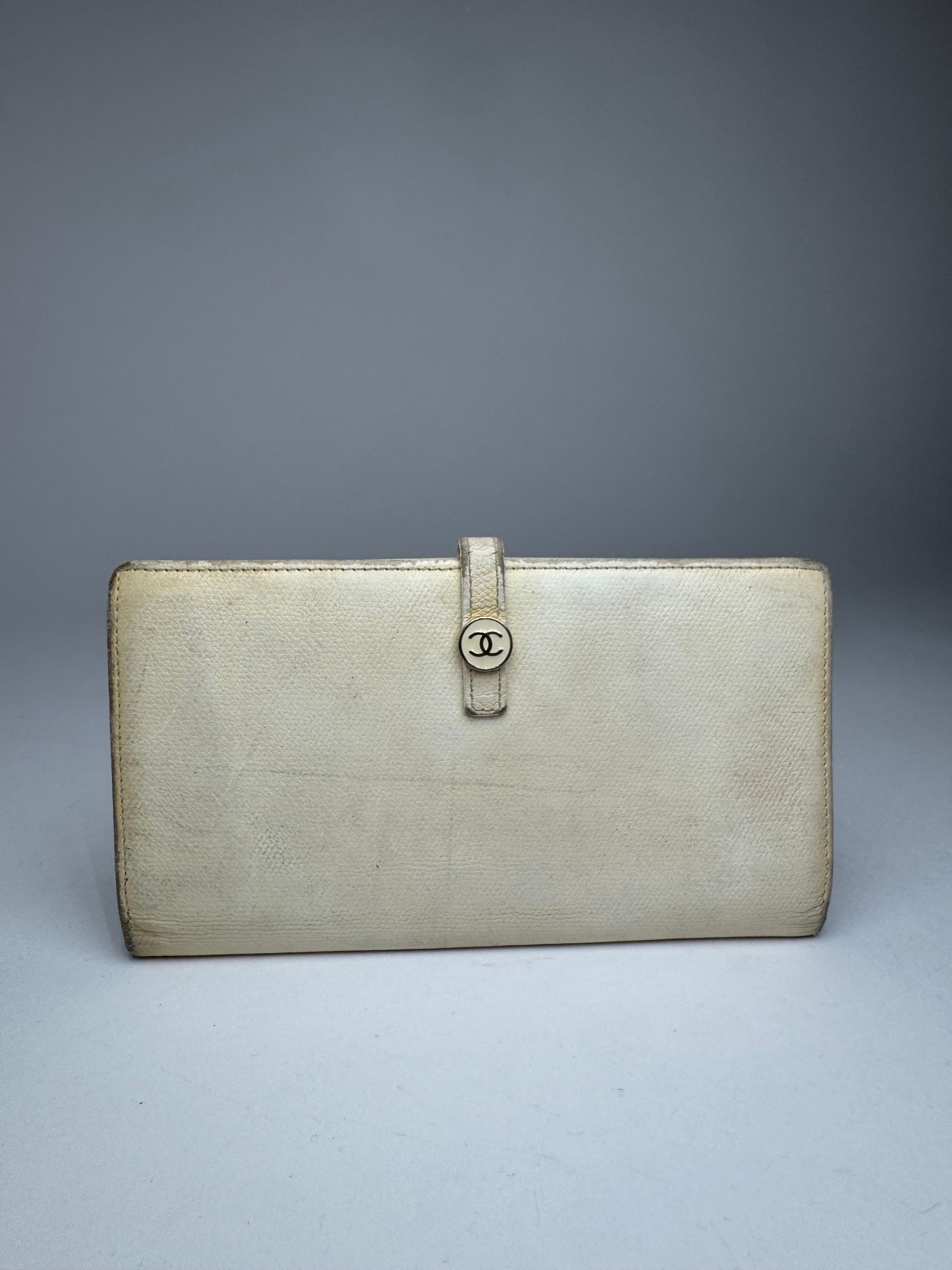 Vintage Leather Wallet White