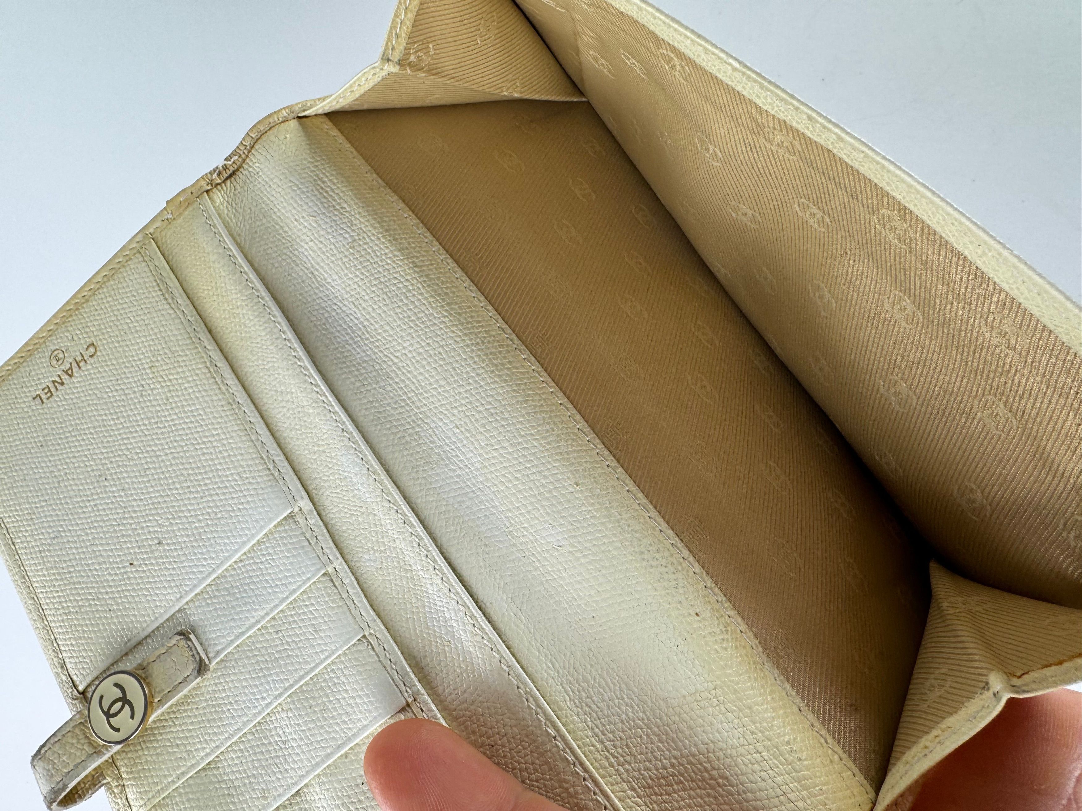 Vintage Leather Wallet White