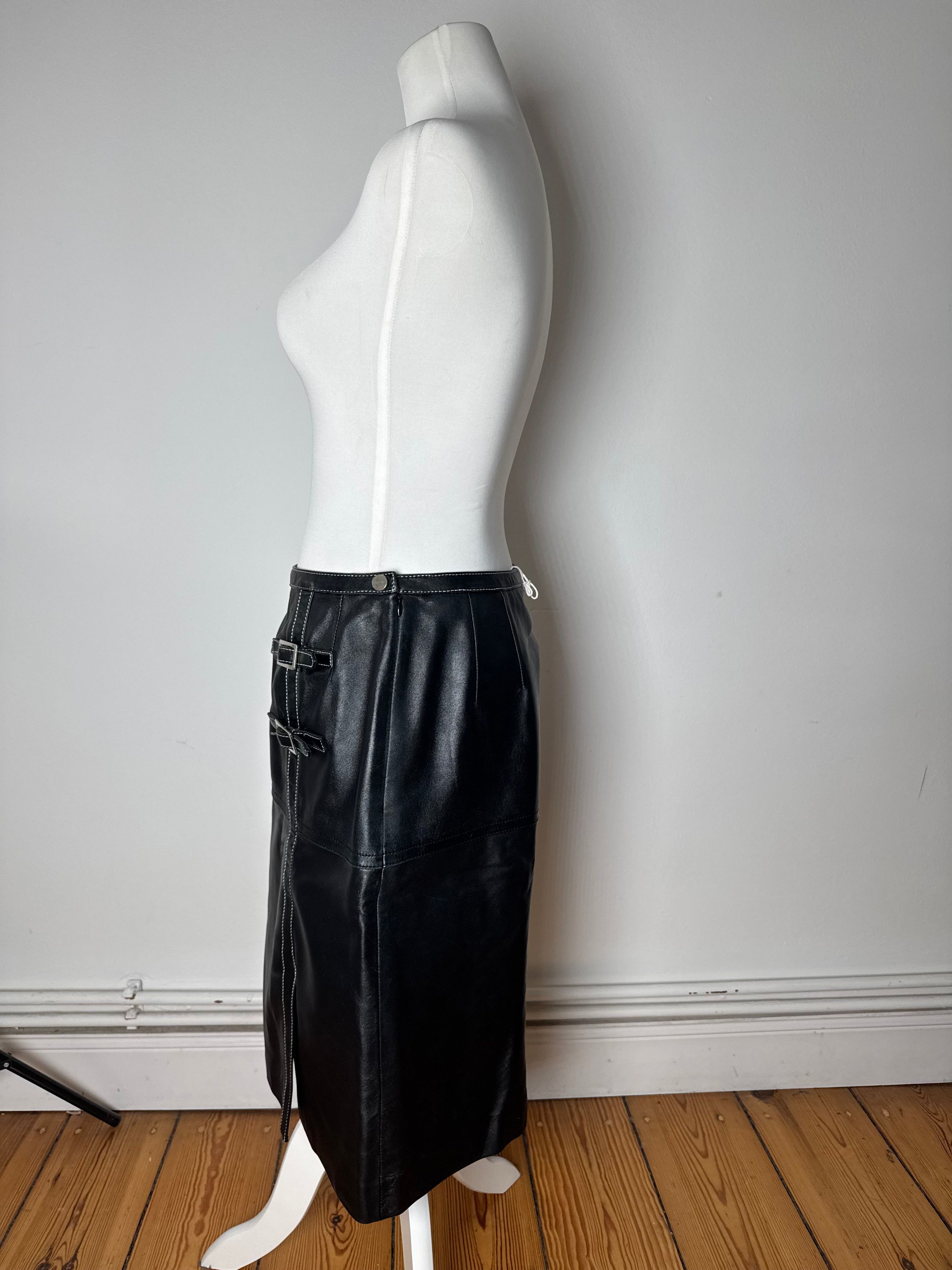 Courreges Vintage Leather Skirt Black Size 30" / US 8 / IT 44 - 2 Thumbnail