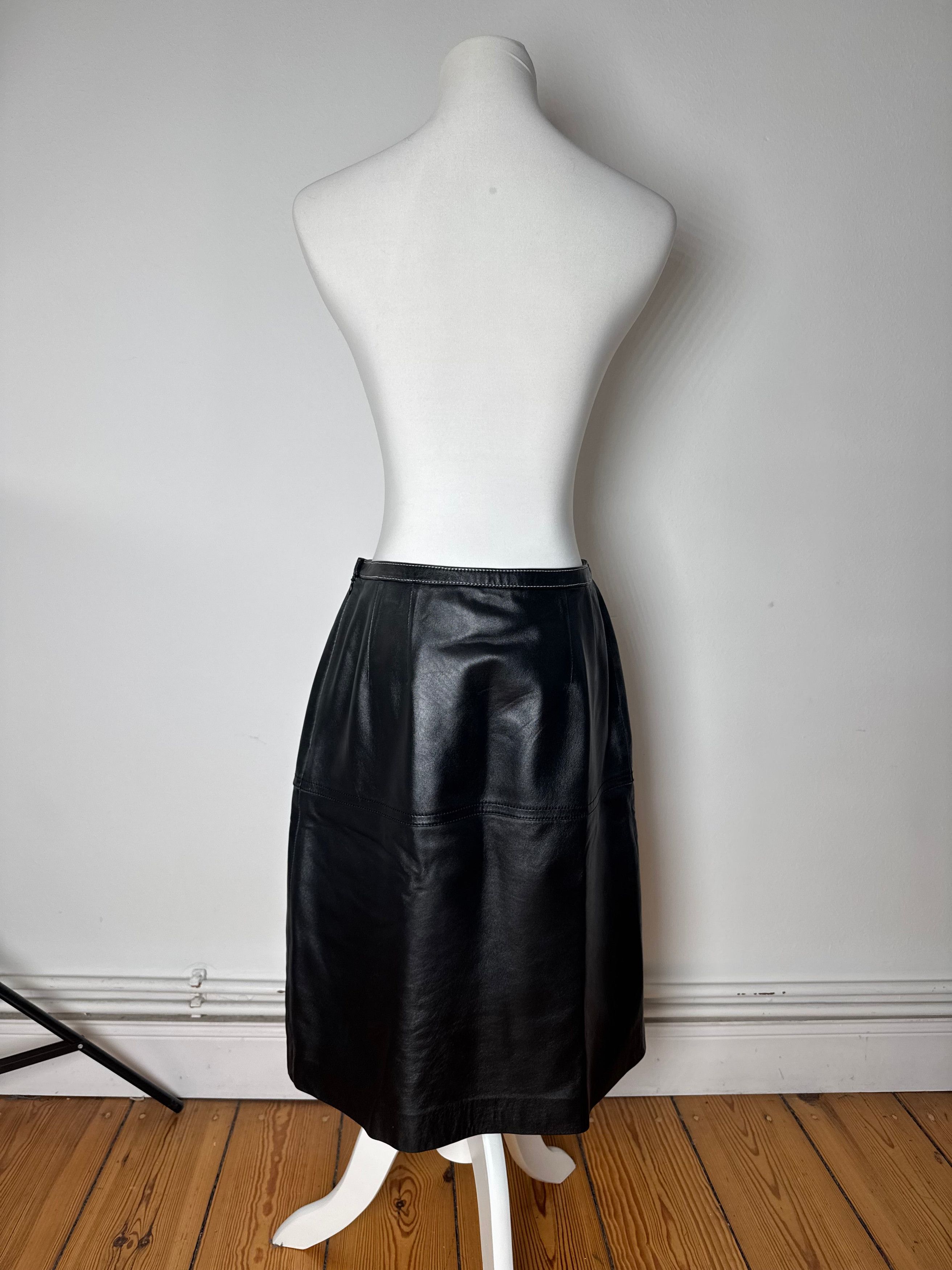 Courreges Vintage Leather Skirt Black Size 30" / US 8 / IT 44 - 3 Thumbnail