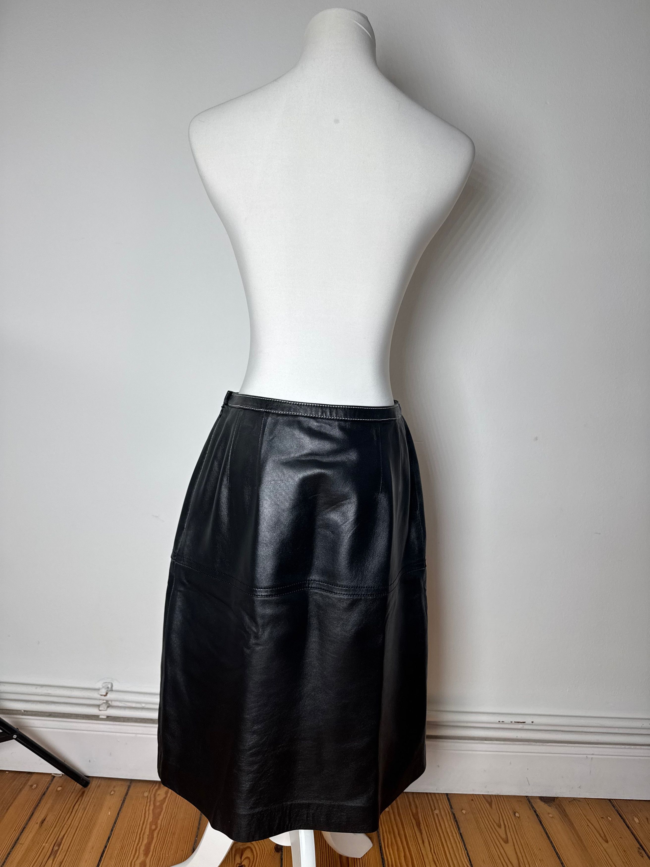 Courreges Vintage Leather Skirt Black Size 30" / US 8 / IT 44 - 14 Thumbnail