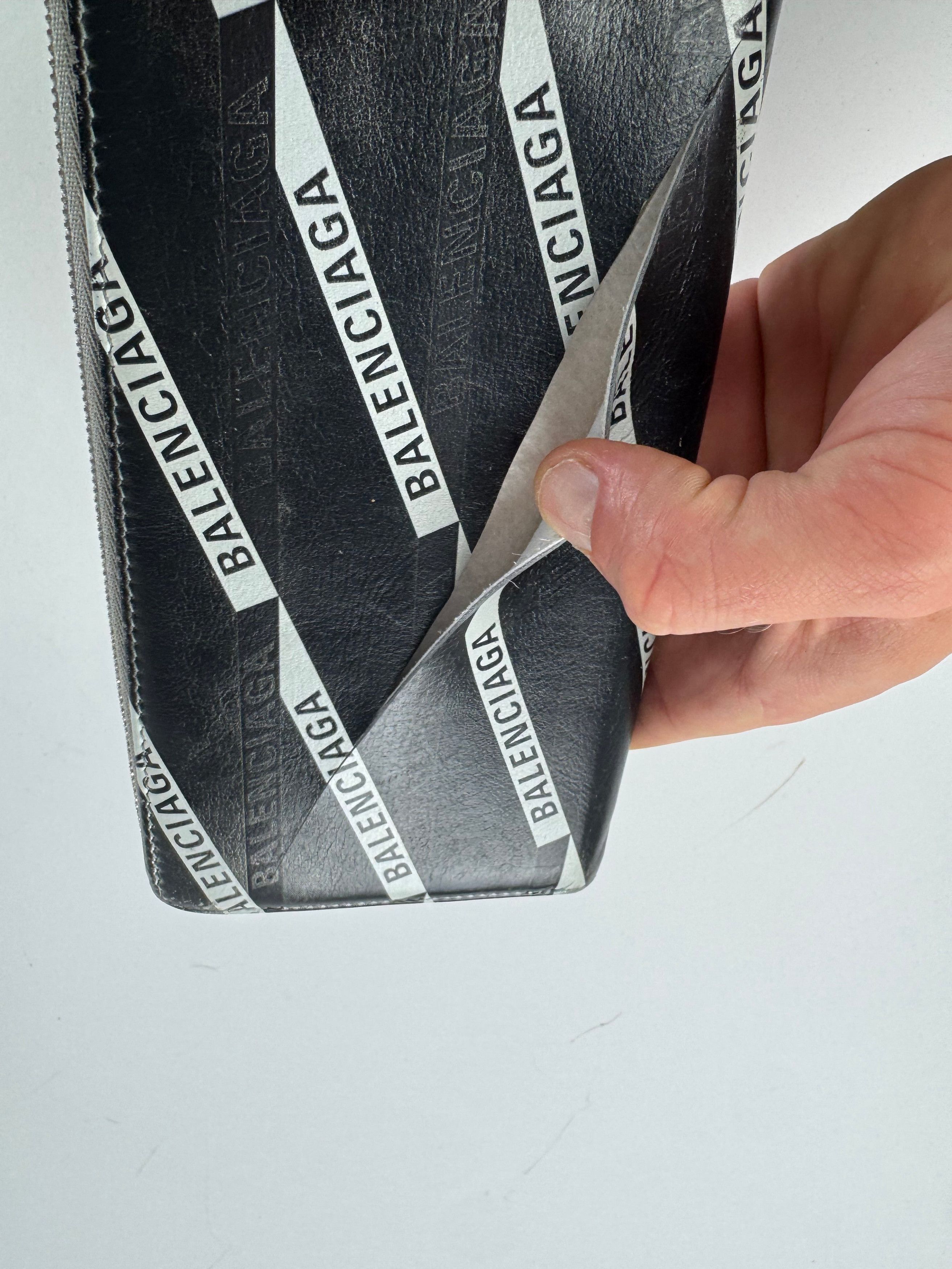 Balenciaga Vintage Zippy Leather Wallet Black Size ONE SIZE - 3 Thumbnail