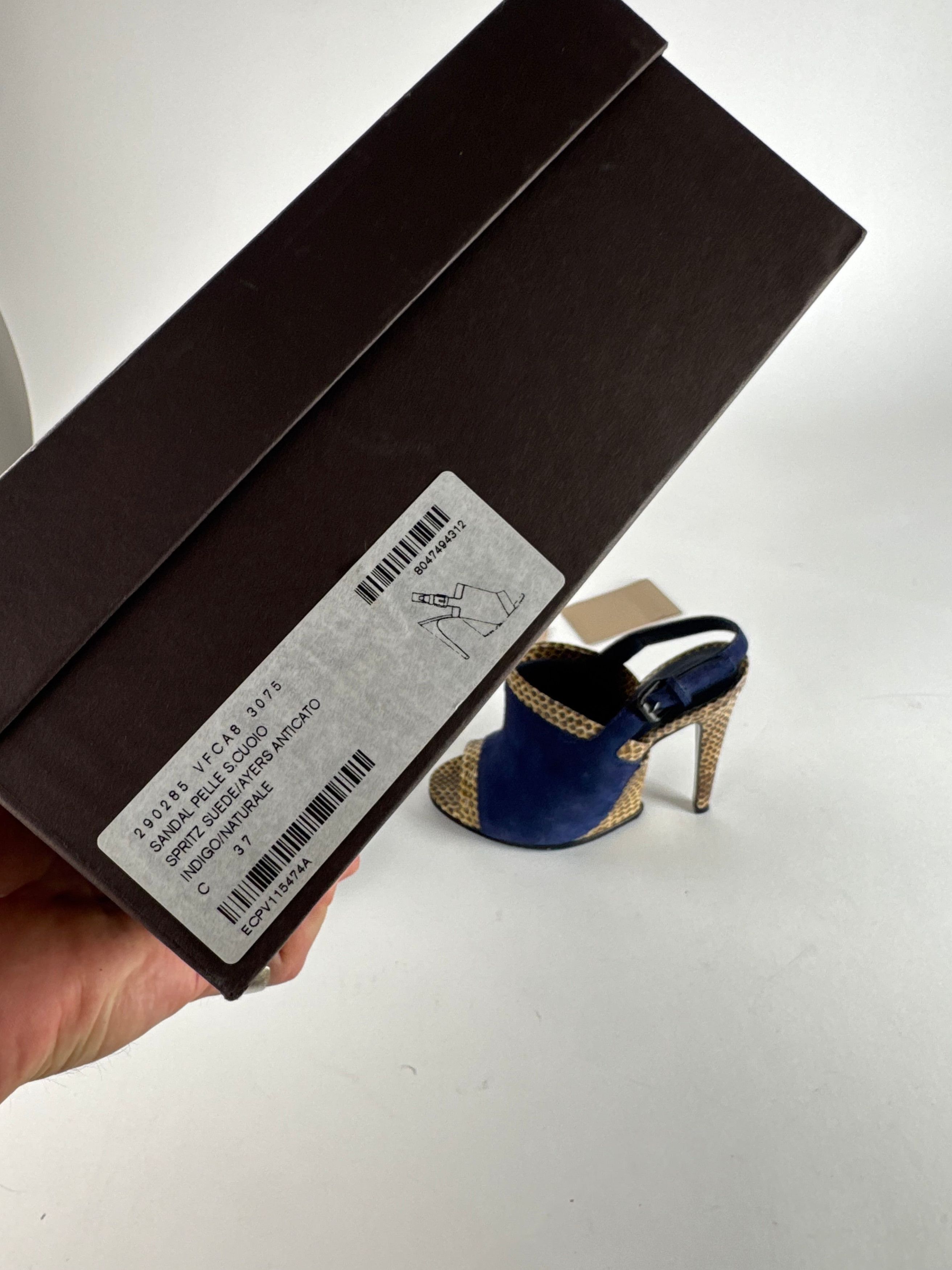 Bottega Veneta Vintage Suede Snake Leather Pumps Navy Beige EU37C Size US 6 / IT 36 - 9 Thumbnail