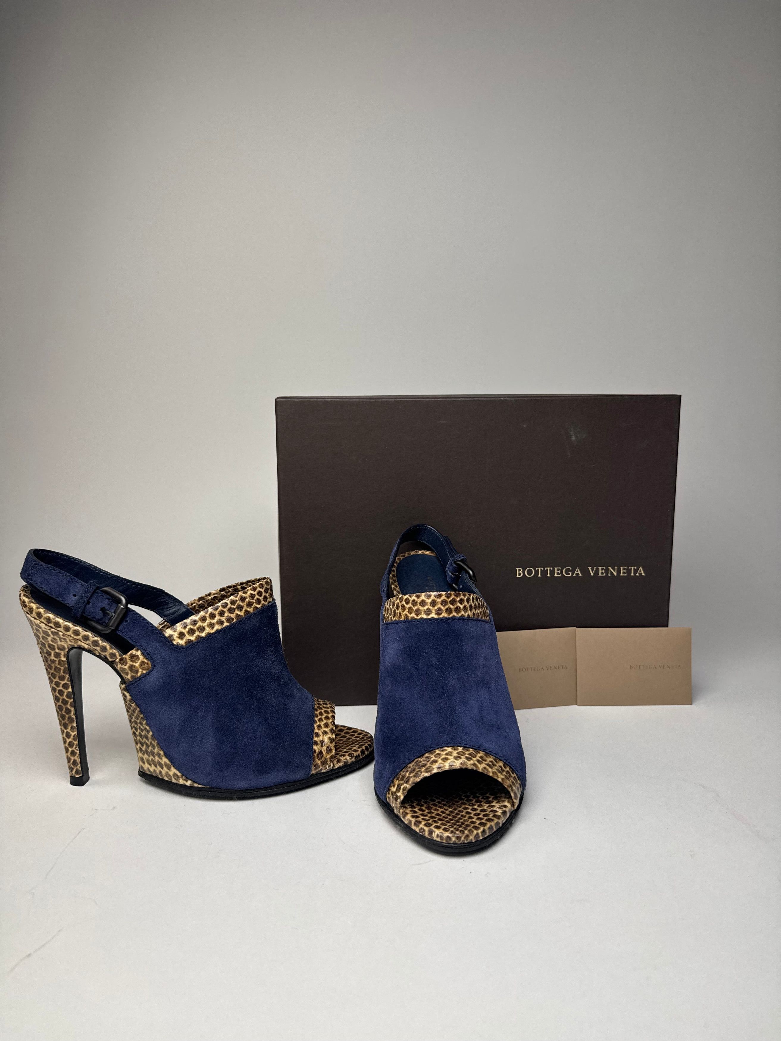Bottega Veneta Vintage Suede Snake Leather Pumps Navy Beige EU37C Size US 6 / IT 36 - 4 Thumbnail