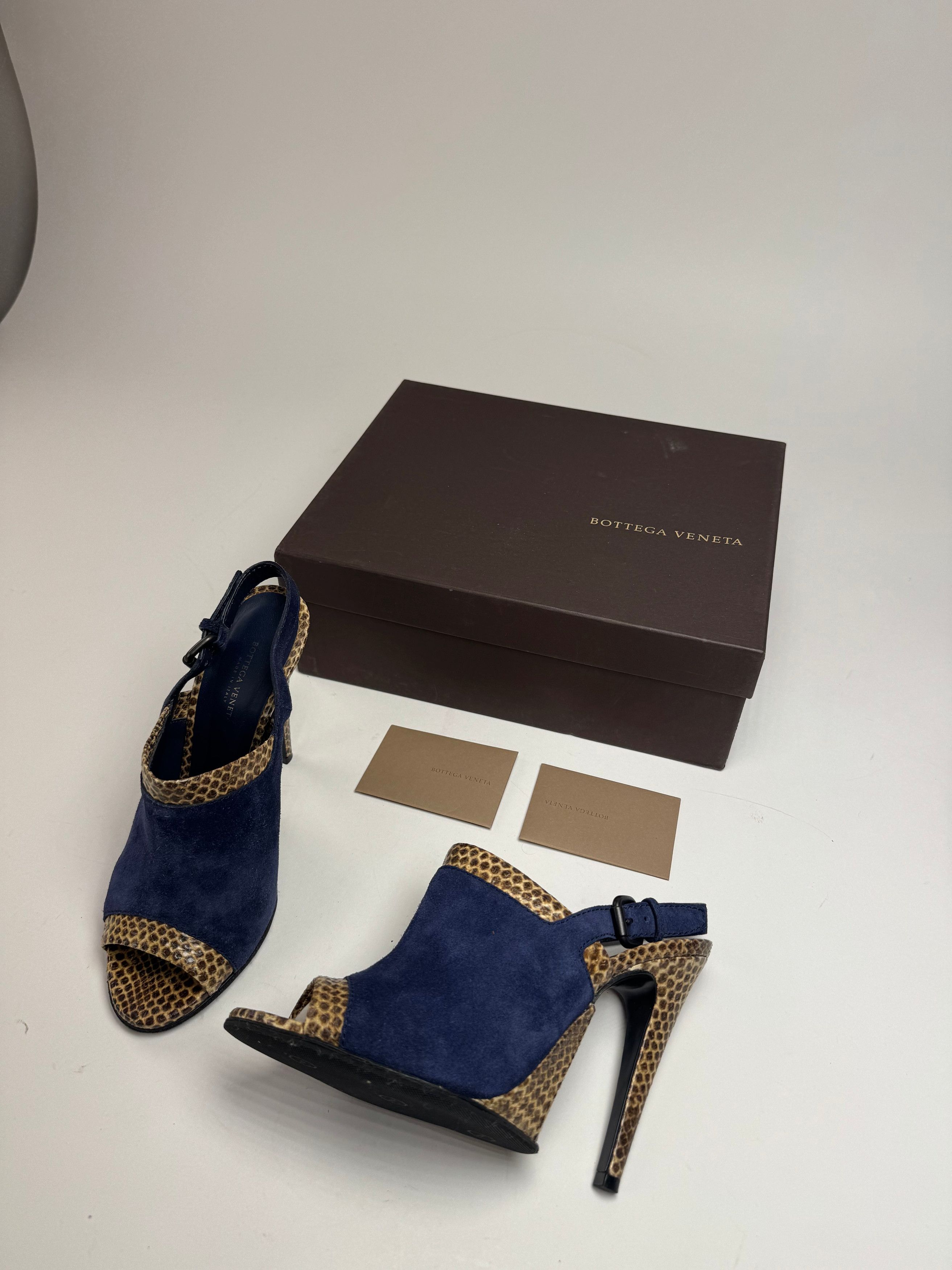 Bottega Veneta Vintage Suede Snake Leather Pumps Navy Beige EU37C Size US 6 / IT 36 - 3 Thumbnail
