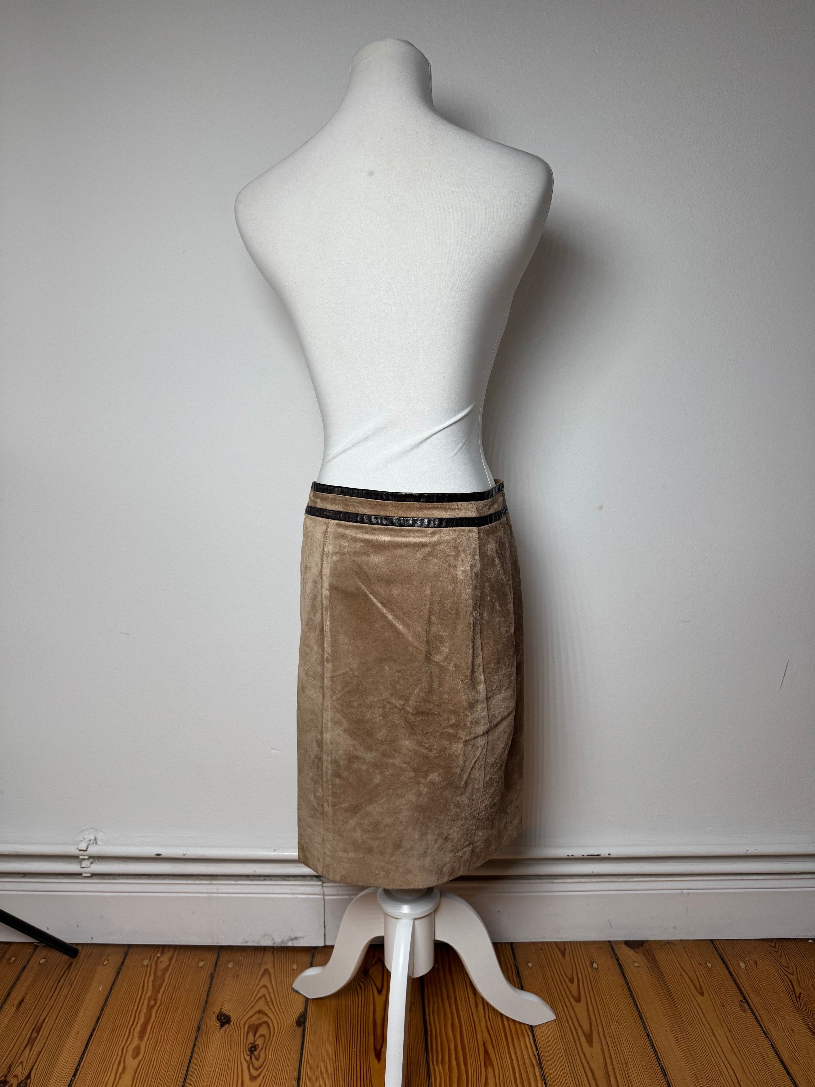 Gucci Vintage Suede Leather Skirt Brown 36/S Size 27" / US 4 / IT 40 - 4 Thumbnail