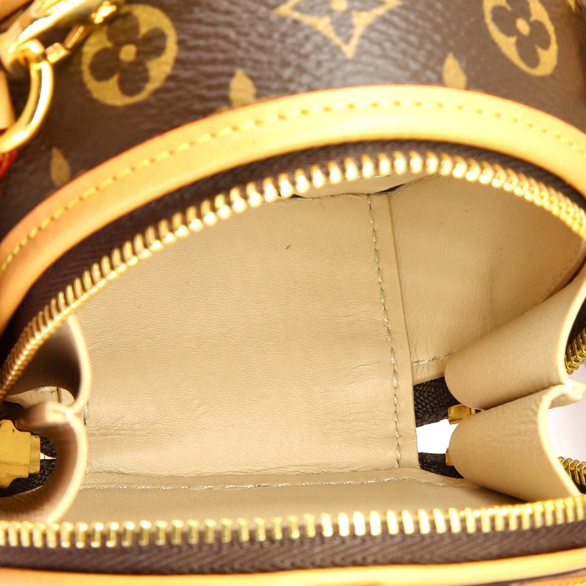 Louis Vuitton Boite Chapeau Necklace Bag Size ONE SIZE - 5 Thumbnail