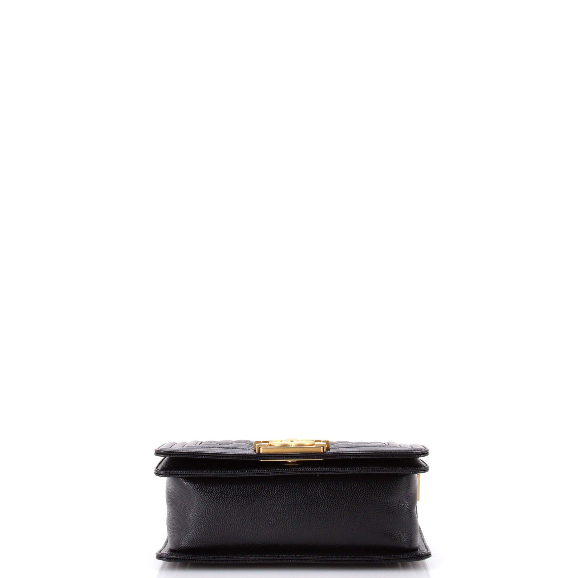 Chanel Boy Flap Bag Size ONE SIZE - 4 Thumbnail