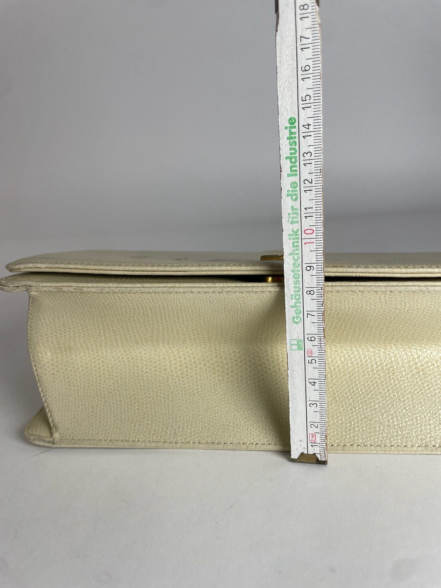 Givenchy Vintage Handbag Cream Size ONE SIZE - 11 Thumbnail