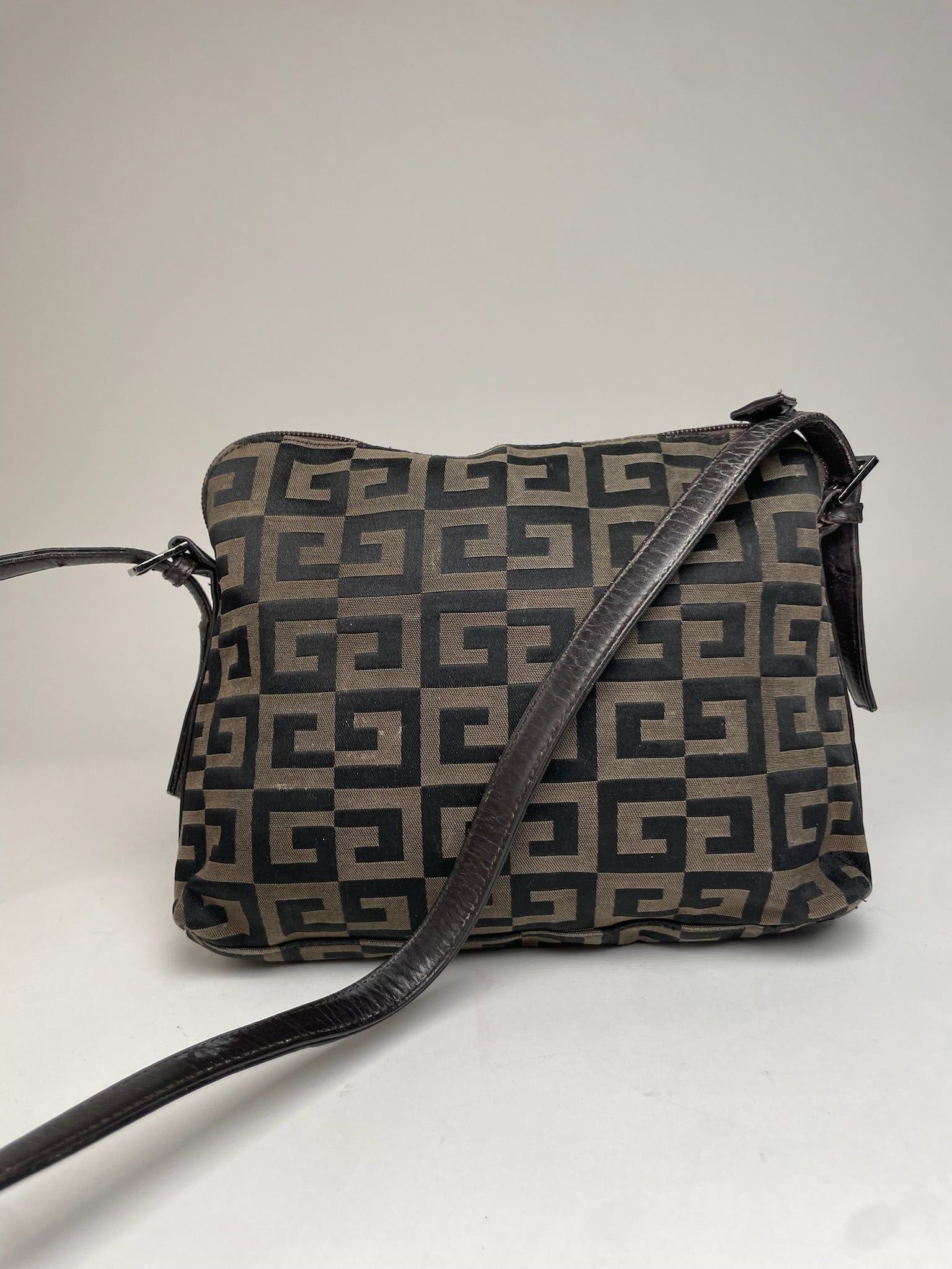 Givenchy Vintage Monogram Shoulder Bag Brown Size ONE SIZE - 9 Thumbnail