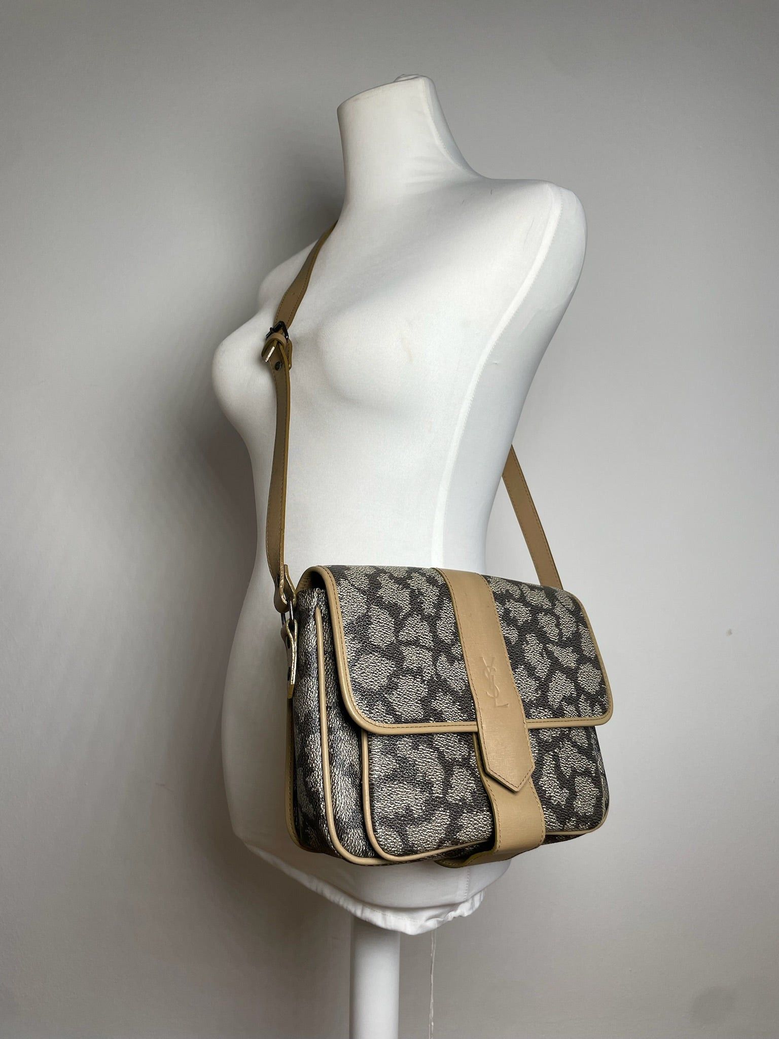Other Vintage Yves Saint Laurent Stone Emblossed Leather Shoulder Size ONE SIZE - 3 Thumbnail