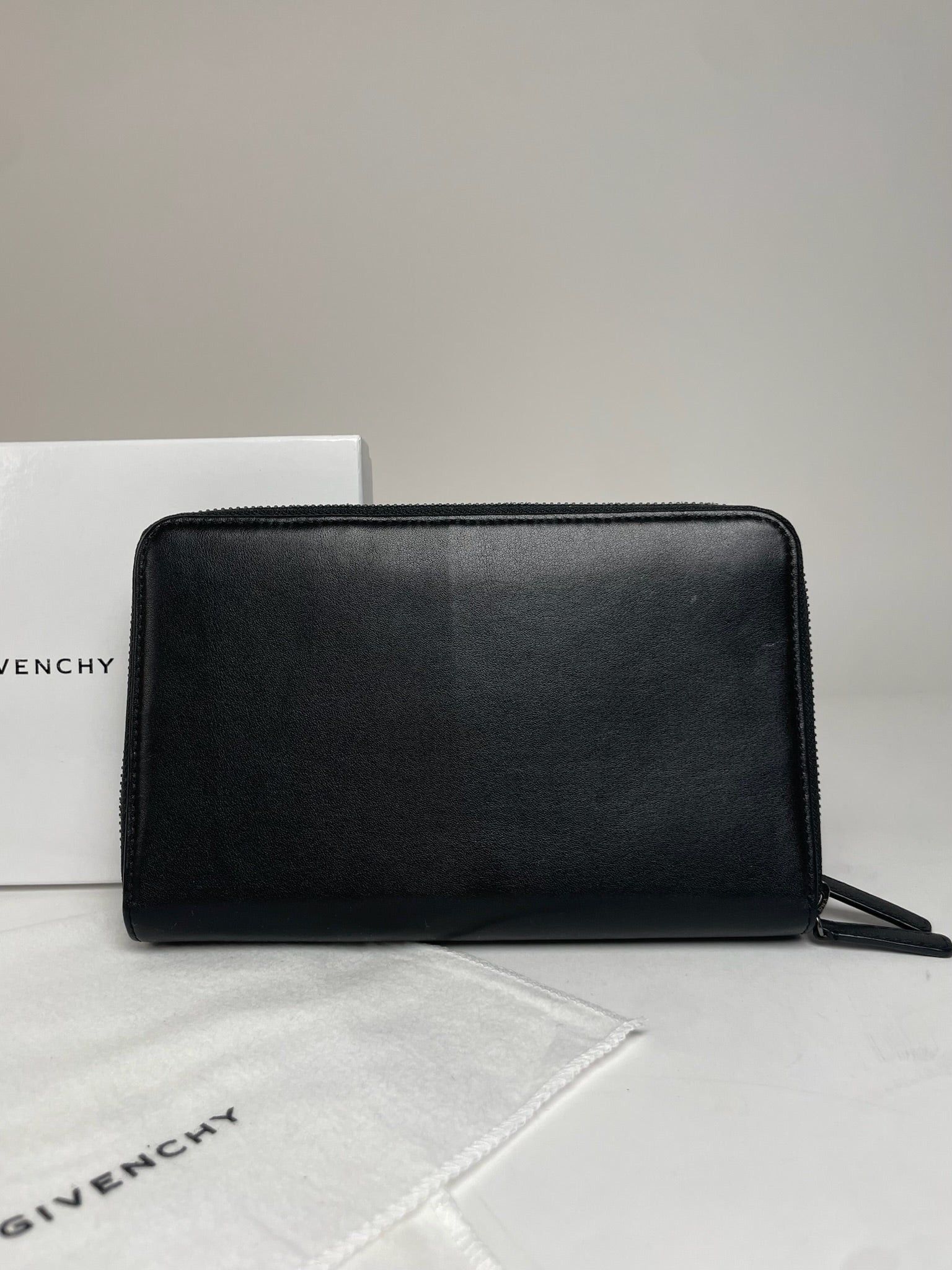 Givenchy Vintage Leather Clutch Black Size ONE SIZE - 9 Thumbnail