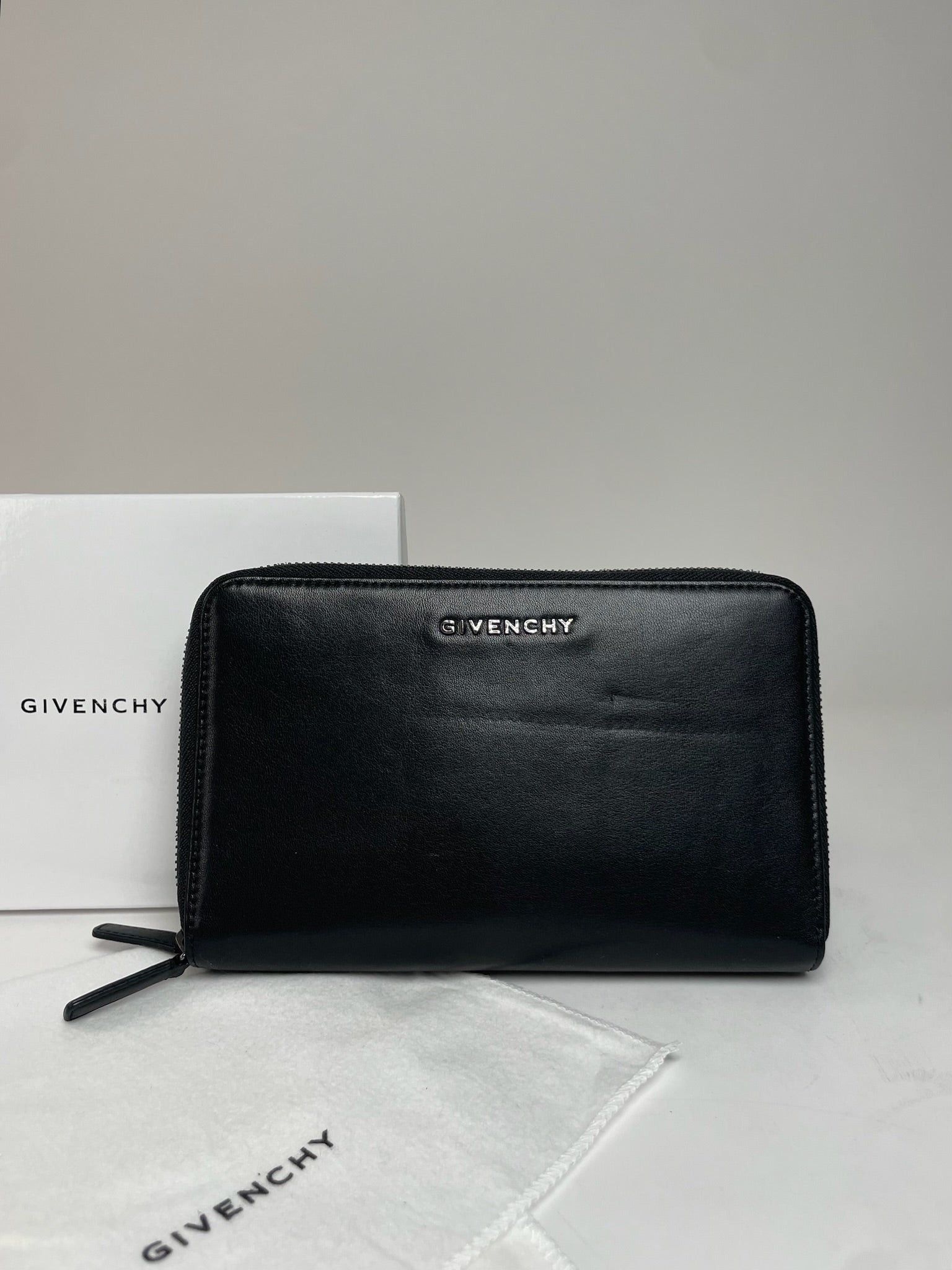 Givenchy Vintage Leather Clutch Black Size ONE SIZE - 10 Thumbnail