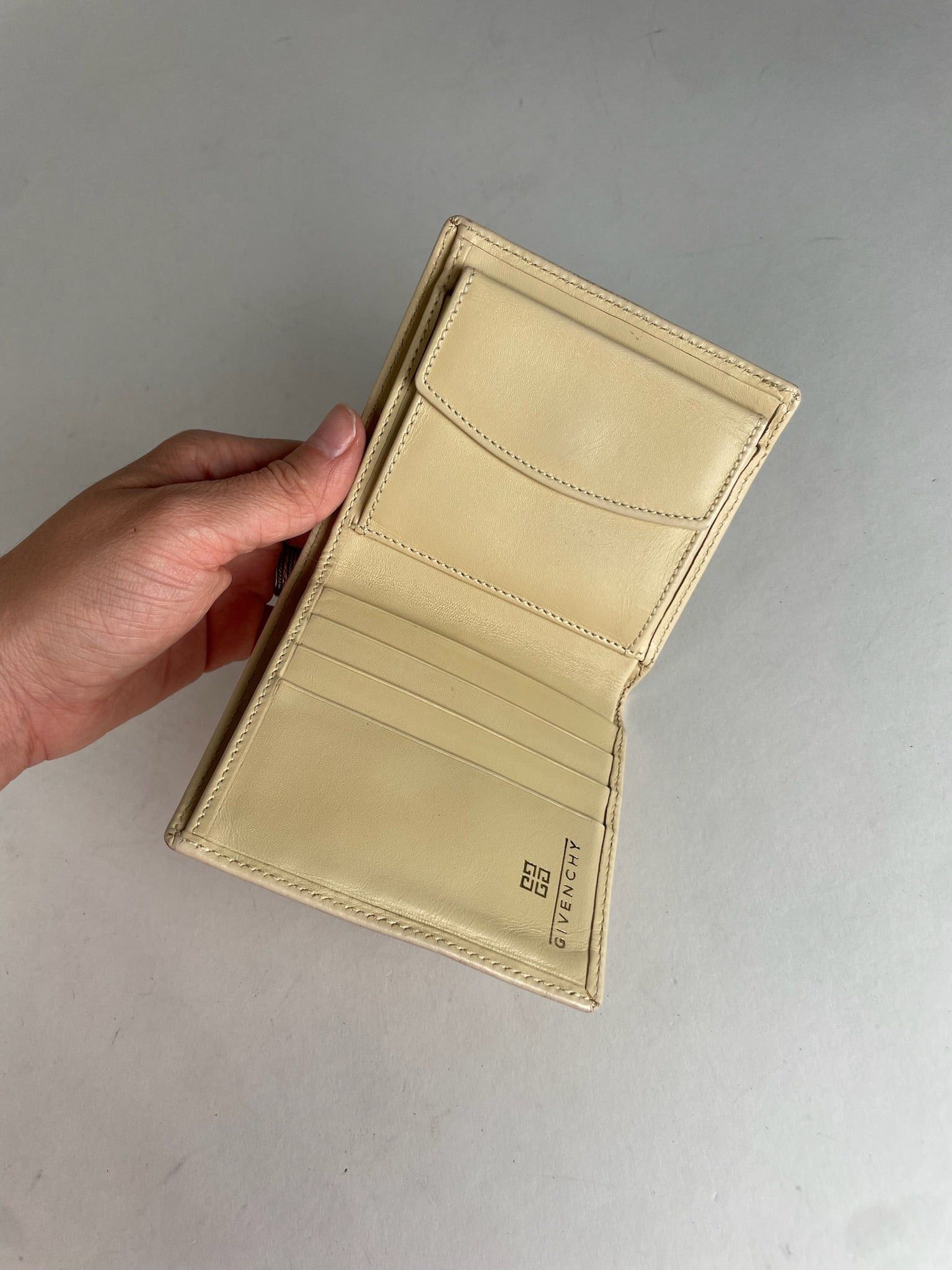Givenchy Vintage Leather Wallet Beige Size ONE SIZE - 7 Thumbnail