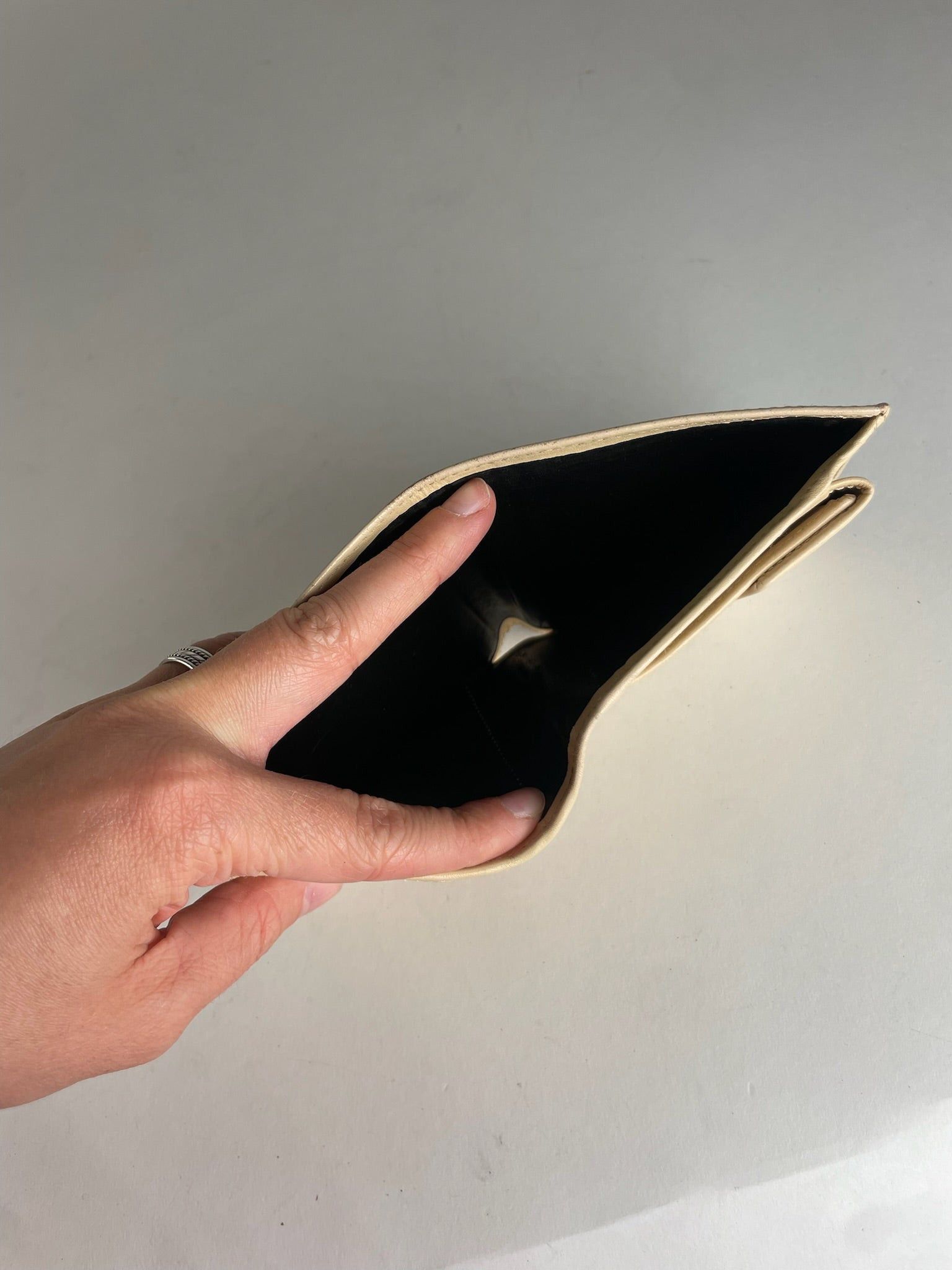 Givenchy Vintage Leather Wallet Beige Size ONE SIZE - 3 Thumbnail