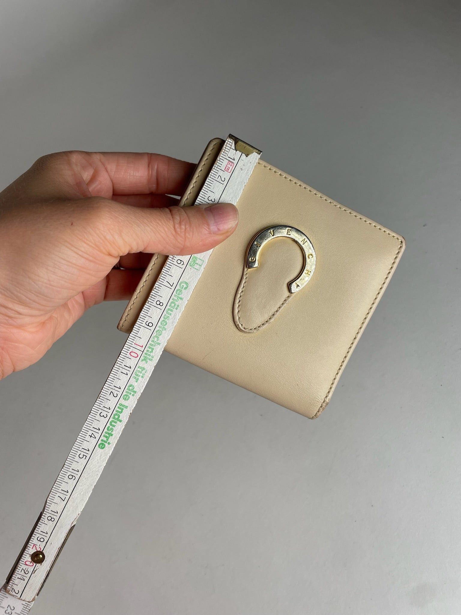 Givenchy Vintage Leather Wallet Beige Size ONE SIZE - 9 Thumbnail