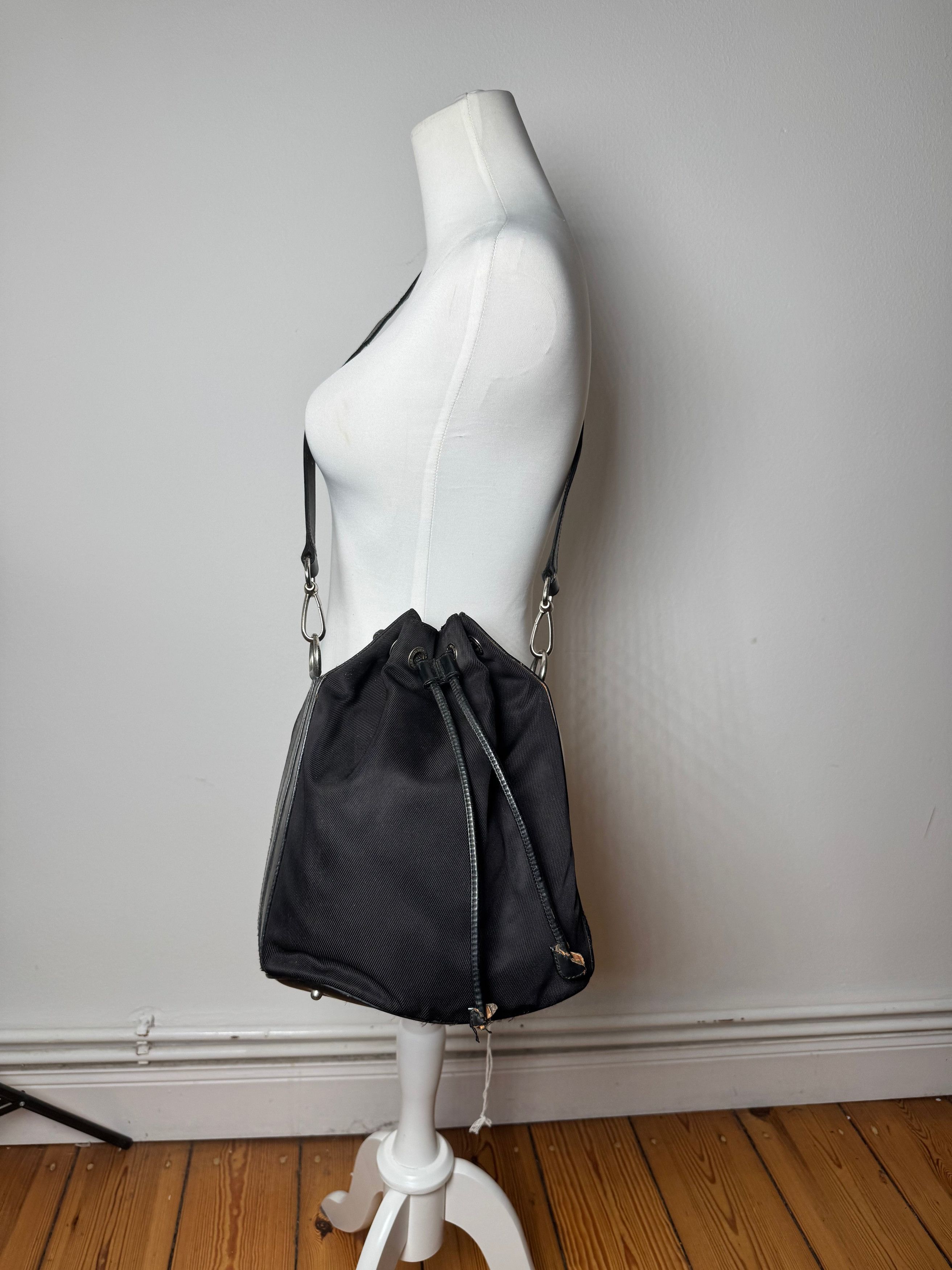 Gucci Vintage Leather Shoulder Bucket Bag Black Size ONE SIZE - 5 Thumbnail