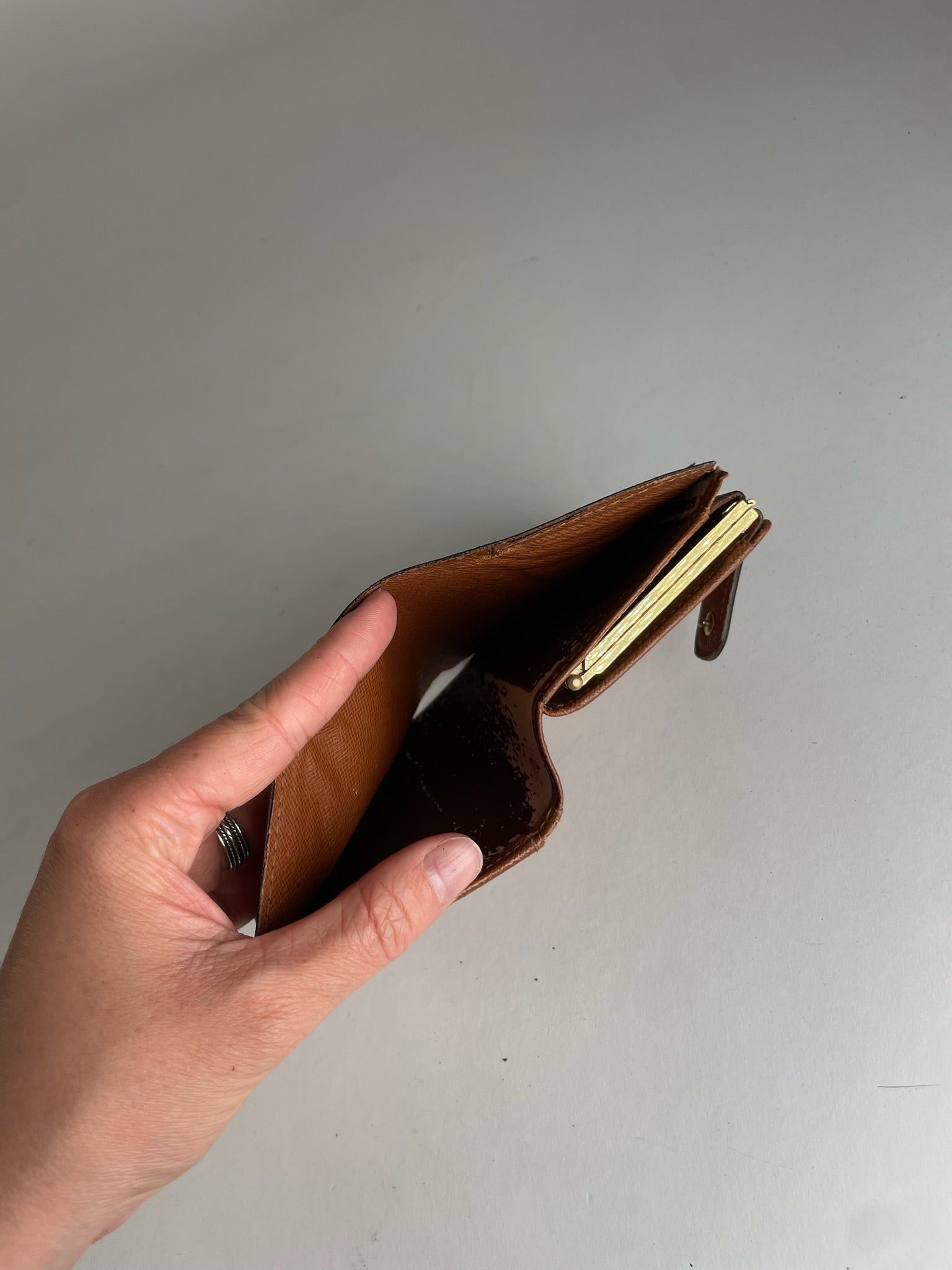 Louis Vuitton Vintage Leather Monogram Wallet Brown Size ONE SIZE - 6 Thumbnail