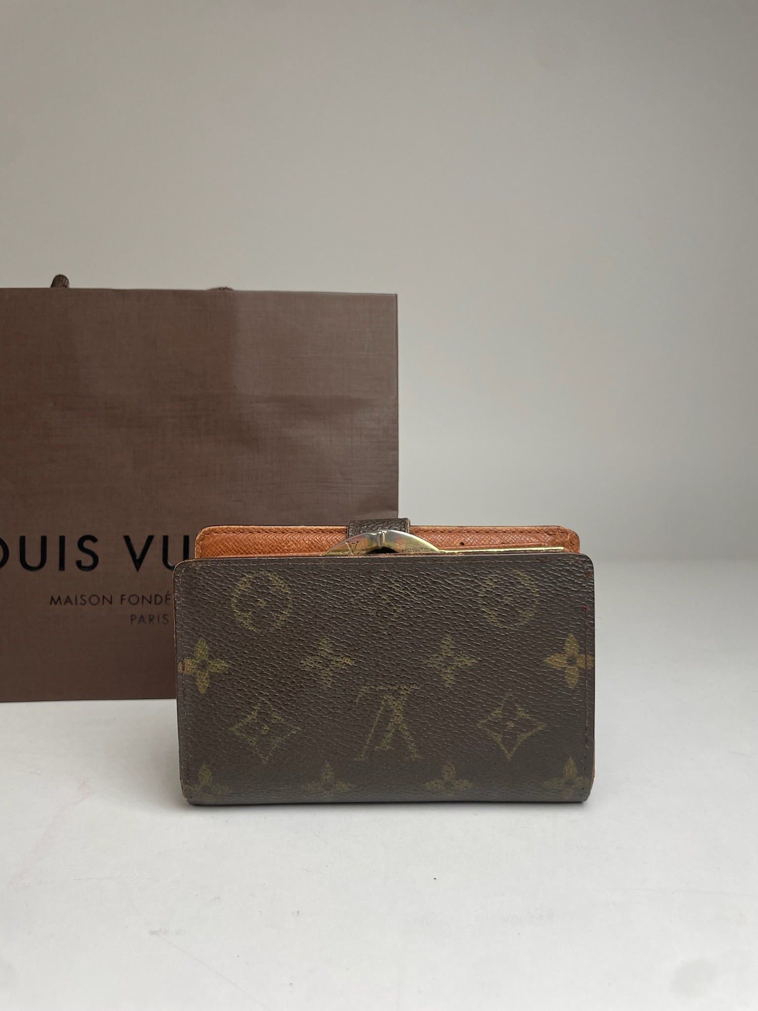 Louis Vuitton Vintage Leather Monogram Wallet Brown Size ONE SIZE - 10 Thumbnail