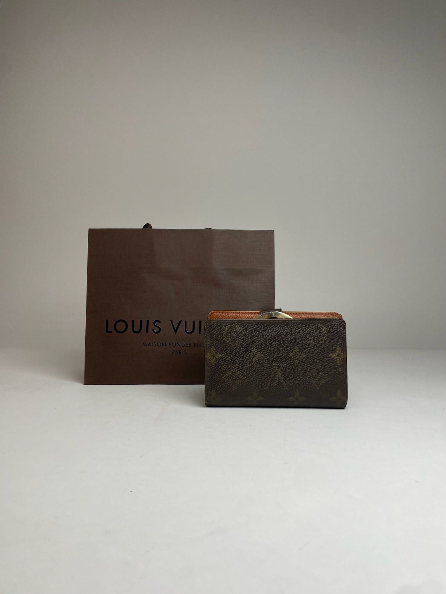 Louis Vuitton Vintage Leather Monogram Wallet Brown Size ONE SIZE - 2 Thumbnail