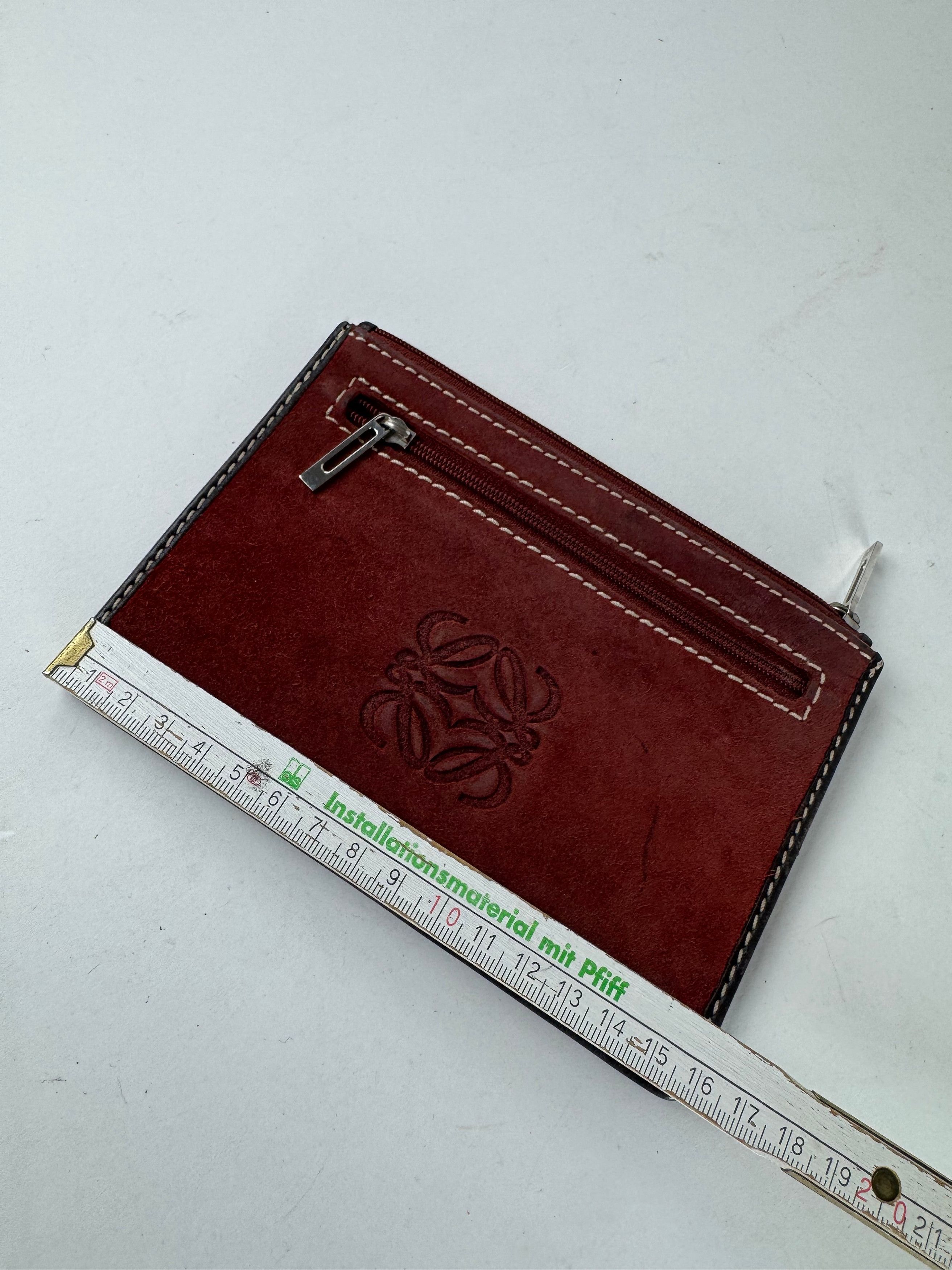 Loewe Vintage Anagram Logo Suede Card Holder Red Size ONE SIZE - 8 Thumbnail