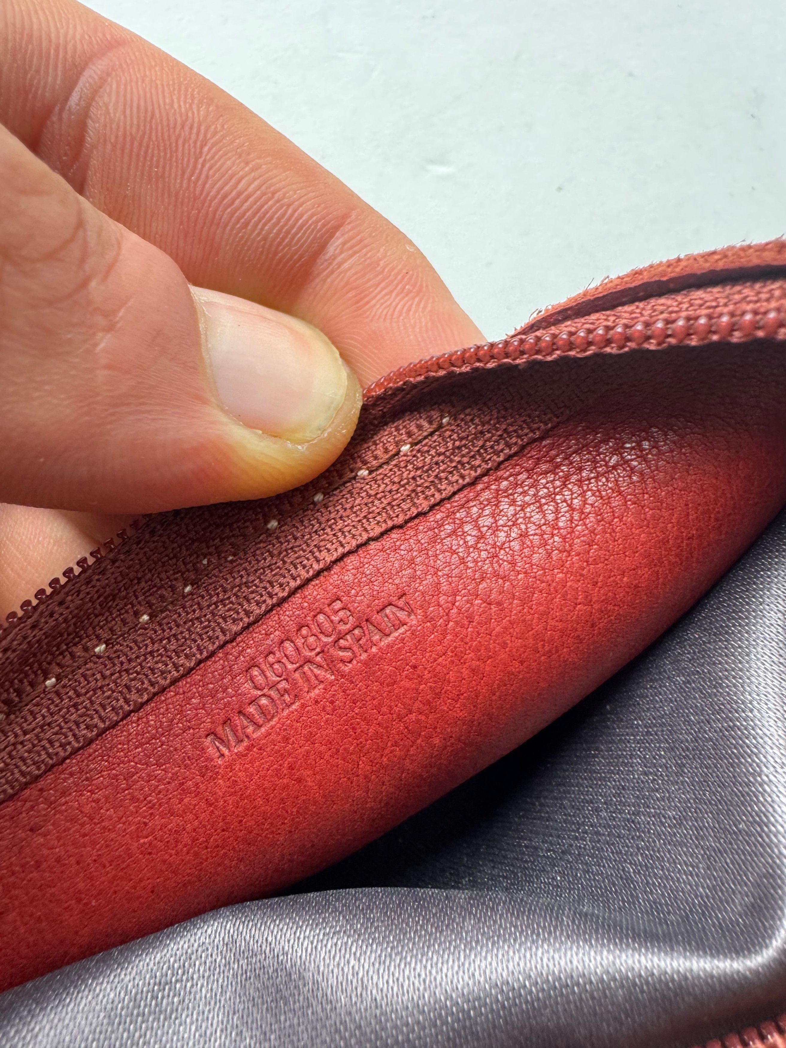 Loewe Vintage Anagram Logo Suede Card Holder Red Size ONE SIZE - 6 Thumbnail