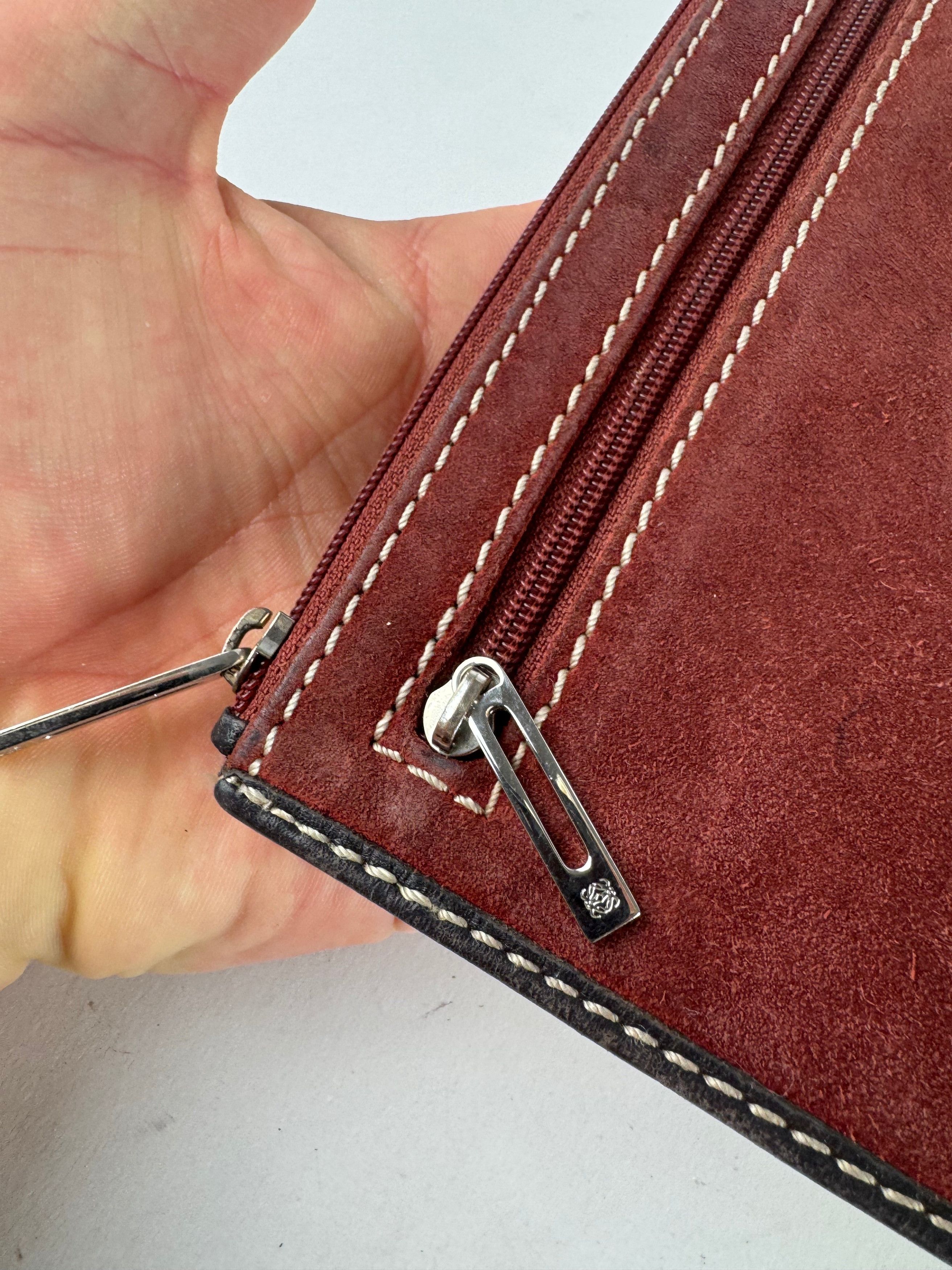 Loewe Vintage Anagram Logo Suede Card Holder Red Size ONE SIZE - 3 Thumbnail