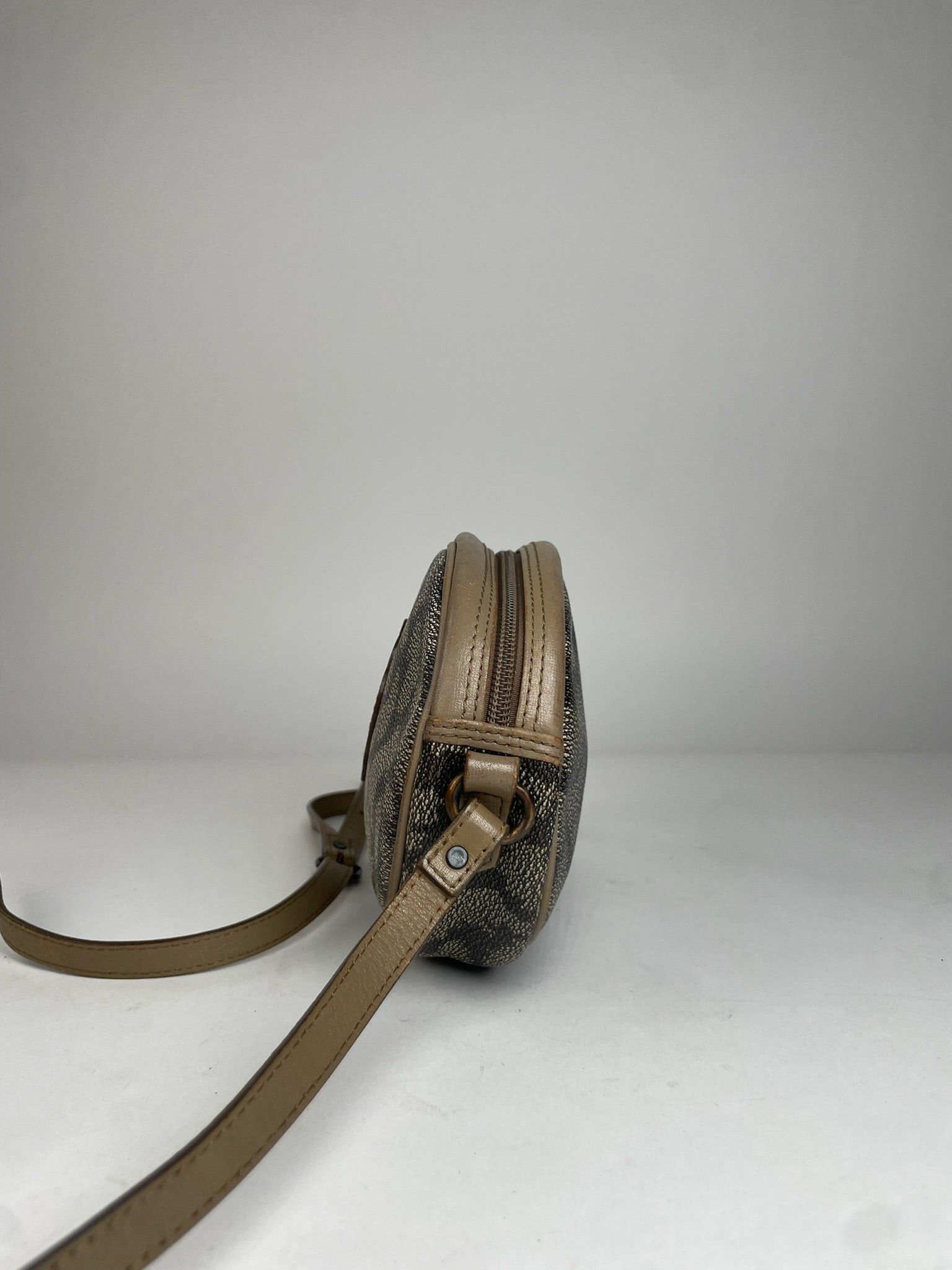 Other Vintage Yves Saint Laurent Leather Crossbody / Shoulder Bag Size ONE SIZE - 8 Thumbnail