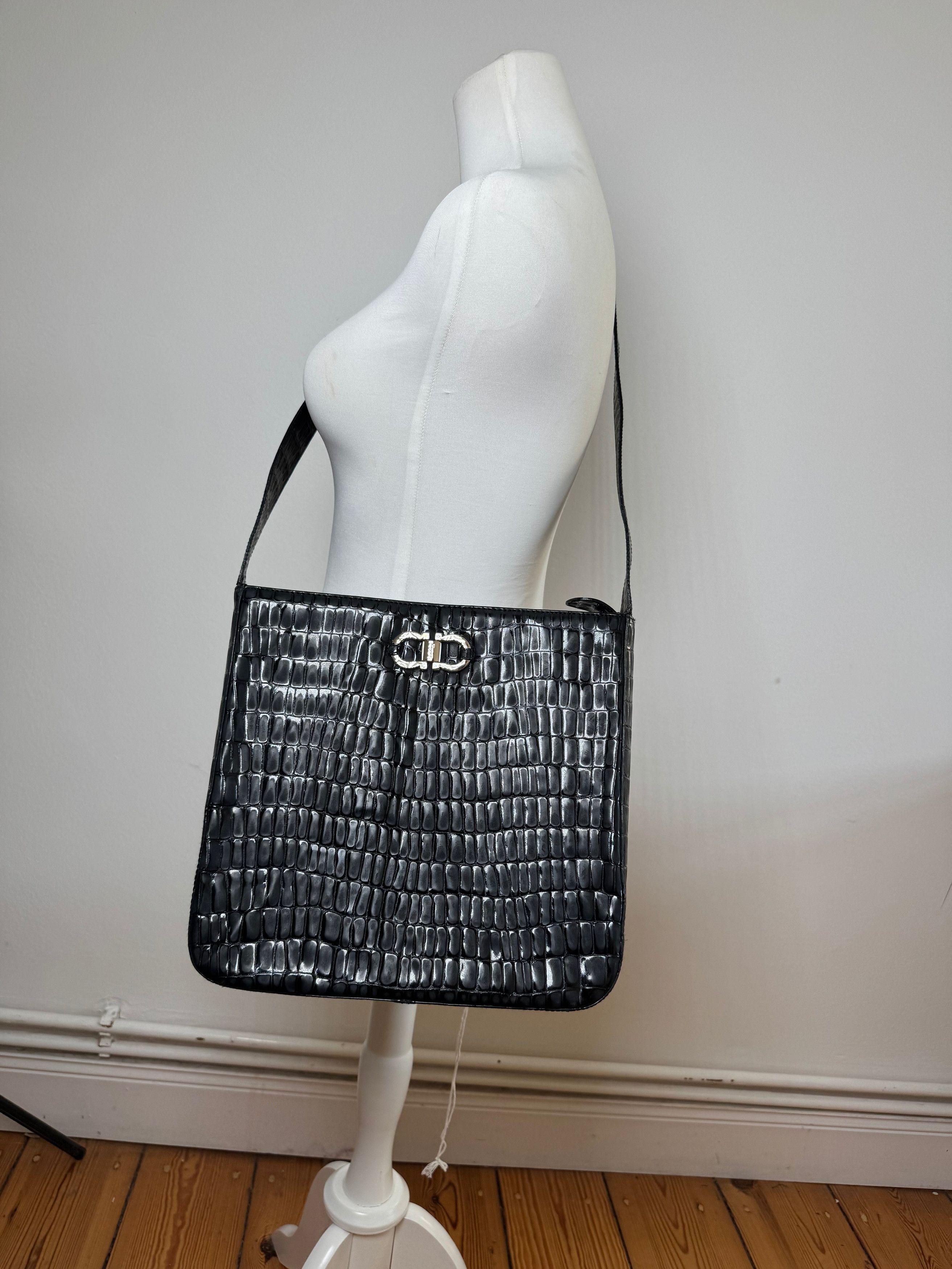 Salvatore Ferragamo Vintage Crocodile Emblossed Leather Bag Black Size ONE SIZE - 3 Thumbnail