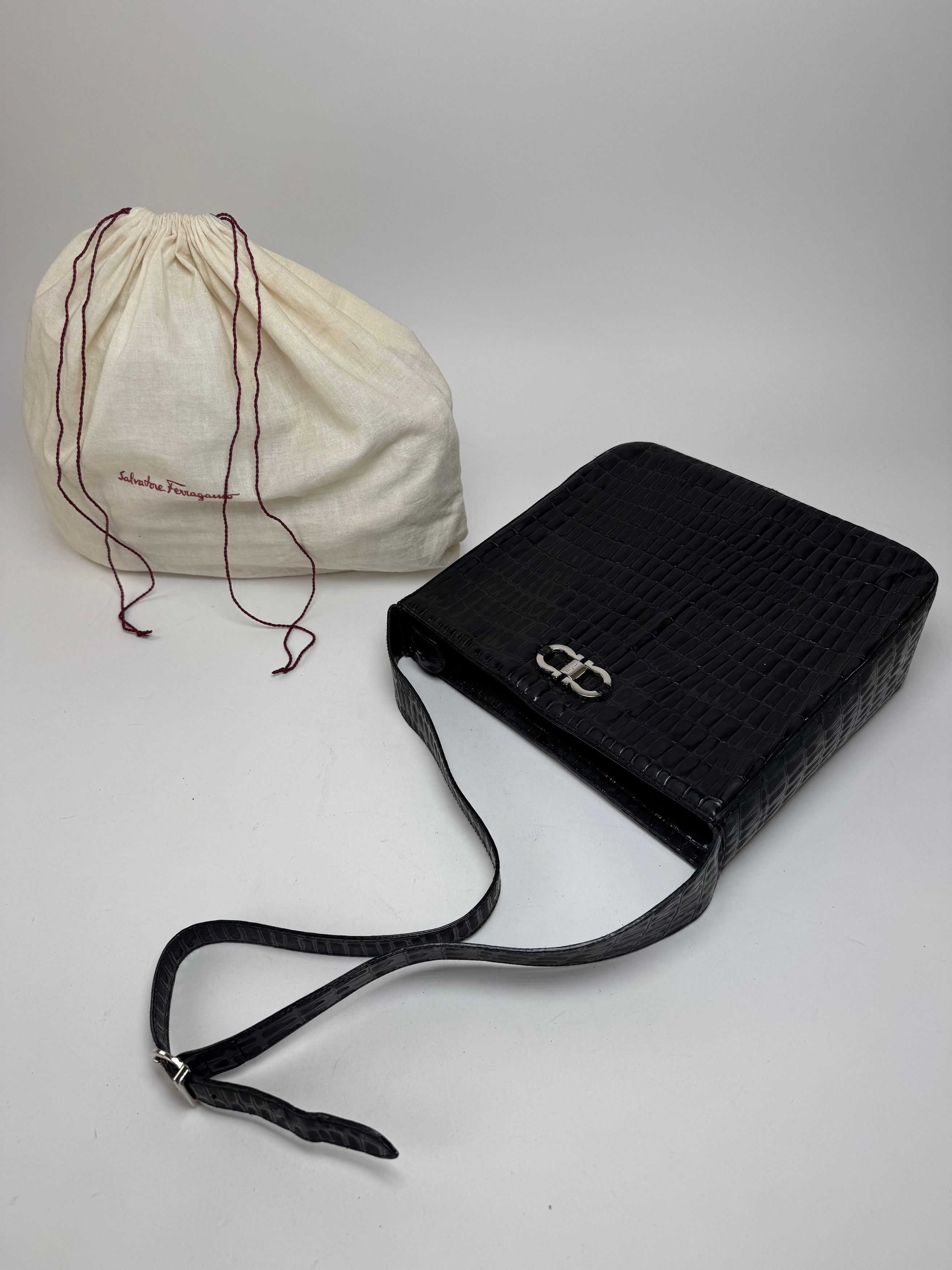 Salvatore Ferragamo Vintage Crocodile Emblossed Leather Bag Black Size ONE SIZE - 7 Thumbnail