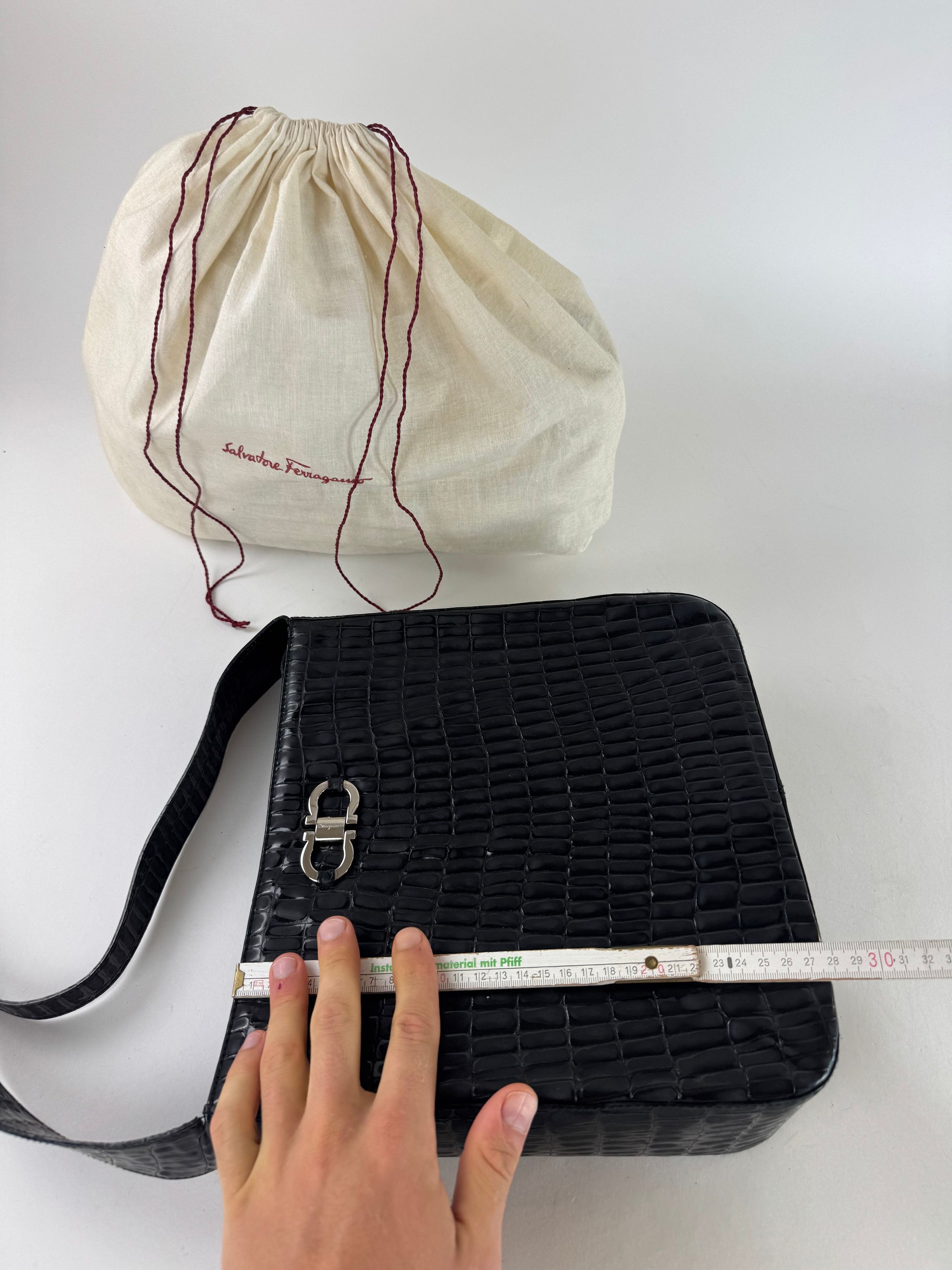 Salvatore Ferragamo Vintage Crocodile Emblossed Leather Bag Black Size ONE SIZE - 10 Thumbnail