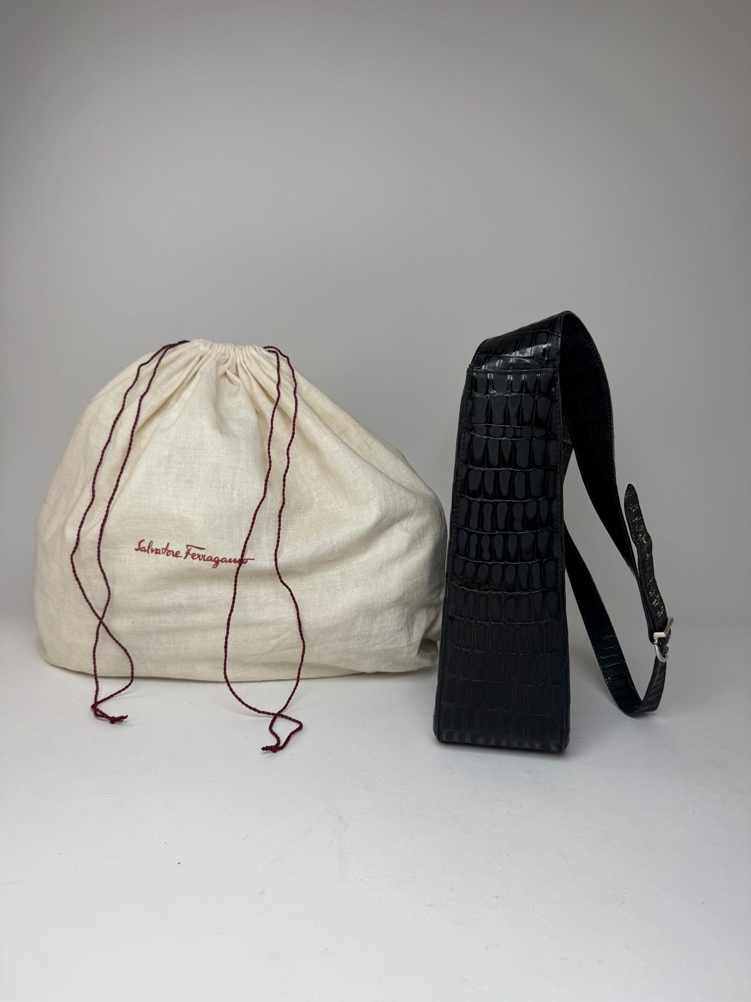 Salvatore Ferragamo Vintage Crocodile Emblossed Leather Bag Black Size ONE SIZE - 4 Thumbnail