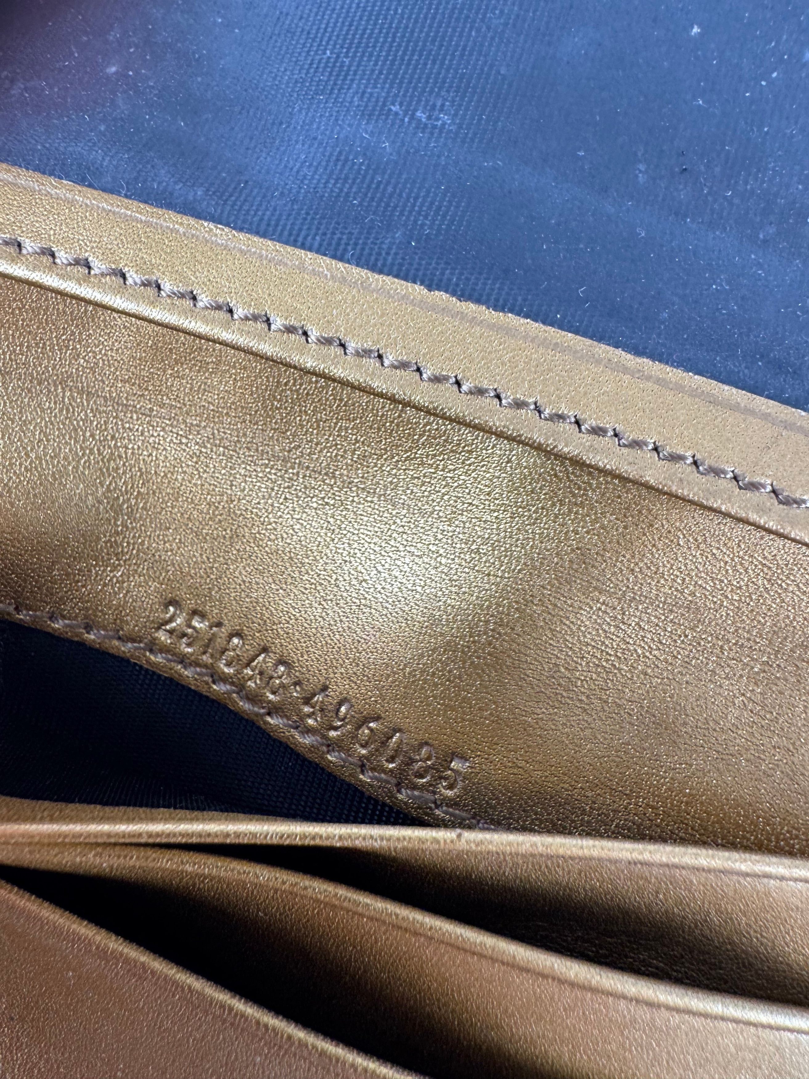 Gucci Vintage Monogram Leather Card Holder Gold Size ONE SIZE - 7 Thumbnail