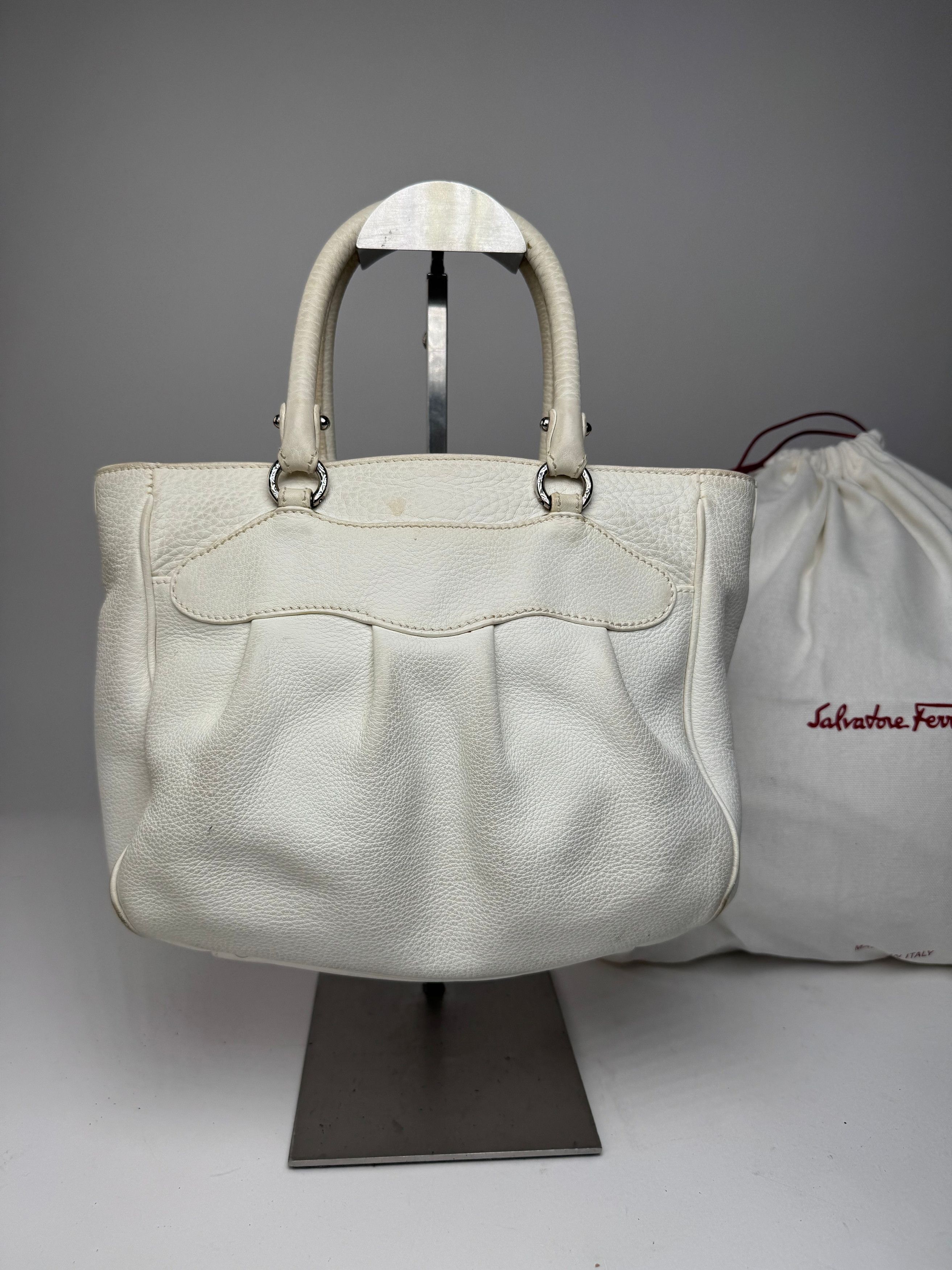 Salvatore Ferragamo Vintage Leather Handbag White Size ONE SIZE - 8 Thumbnail