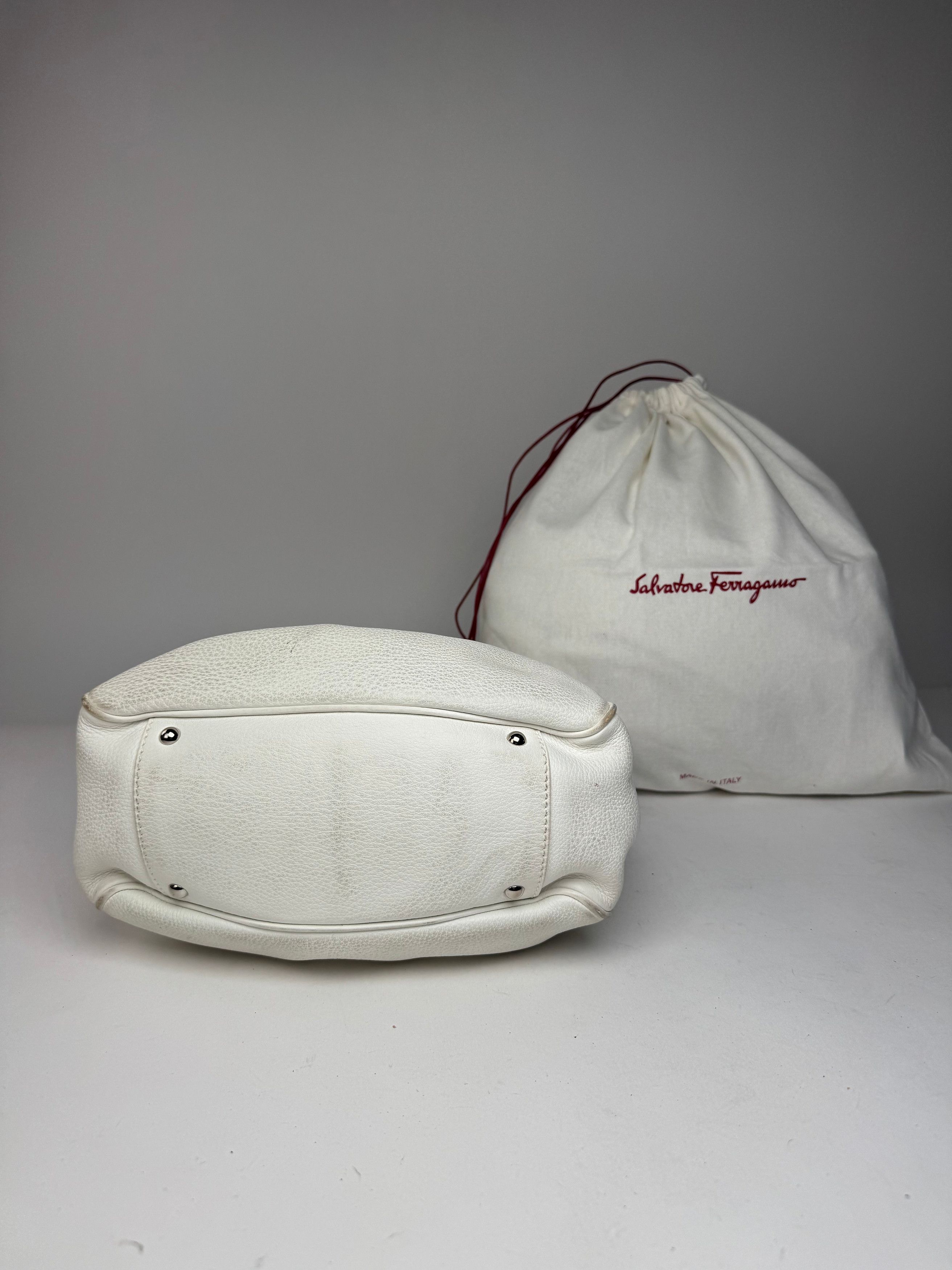 Salvatore Ferragamo Vintage Leather Handbag White Size ONE SIZE - 14 Thumbnail