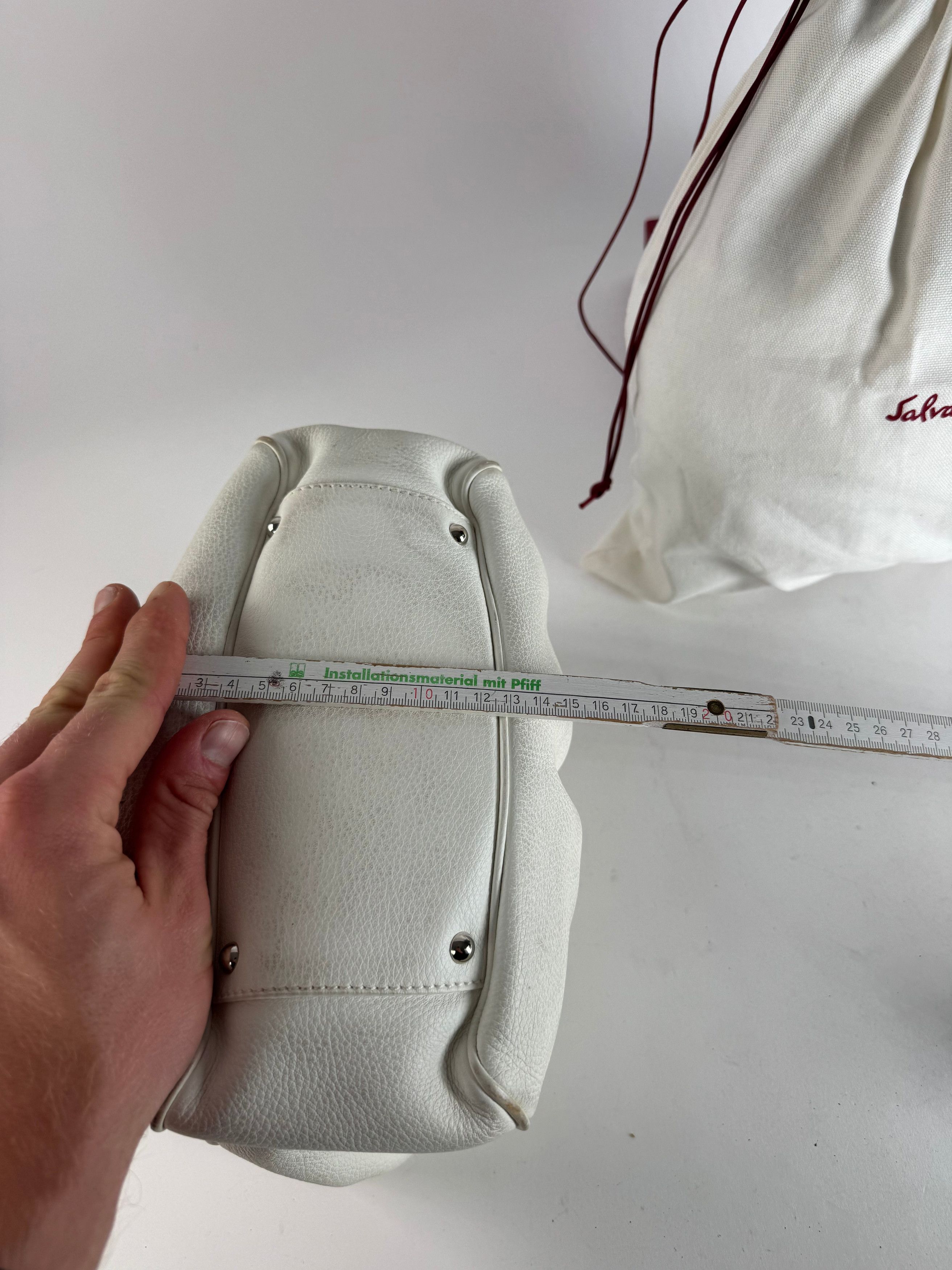 Salvatore Ferragamo Vintage Leather Handbag White Size ONE SIZE - 13 Thumbnail