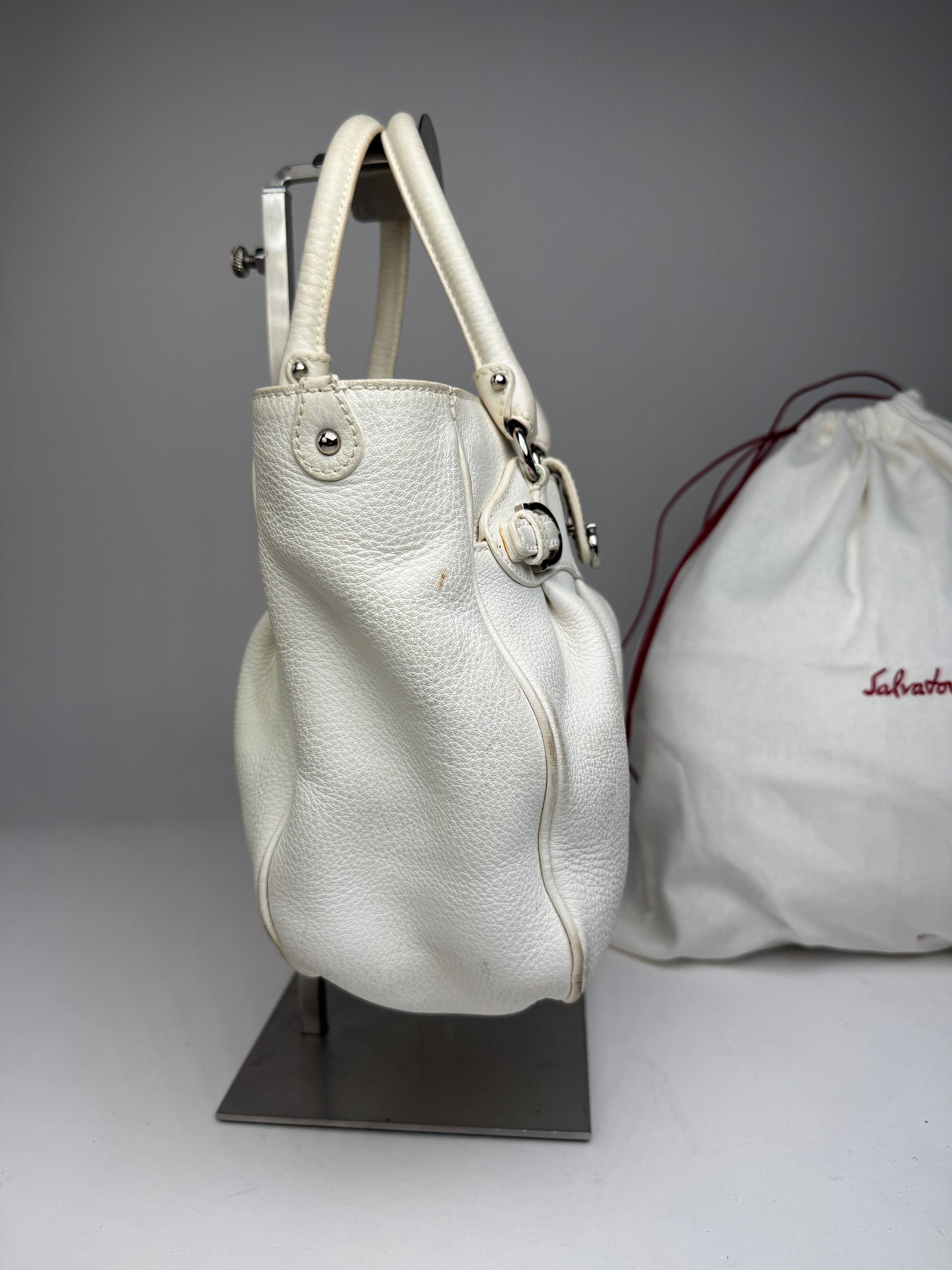Salvatore Ferragamo Vintage Leather Handbag White Size ONE SIZE - 5 Thumbnail