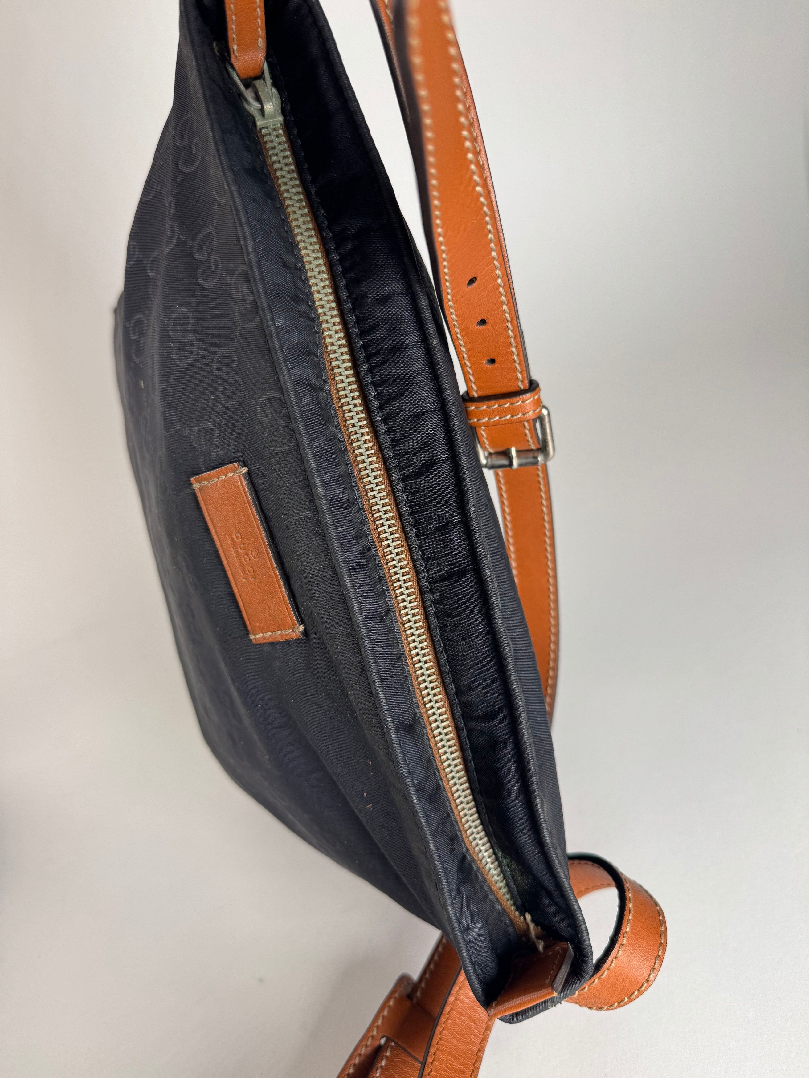 Gucci Vintage Monogram Canvas Leather Shoulder / Crossbody Bag Bla Size ONE SIZE - 15 Thumbnail