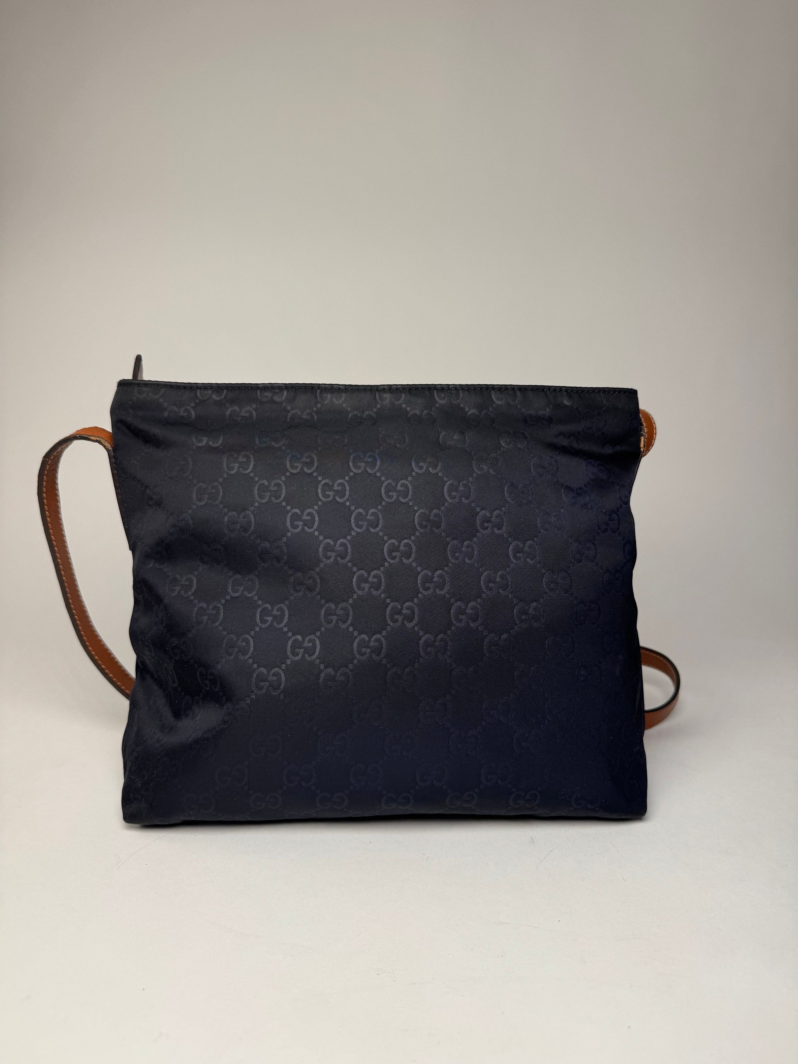 Gucci Vintage Monogram Canvas Leather Shoulder / Crossbody Bag Bla Size ONE SIZE - 9 Thumbnail