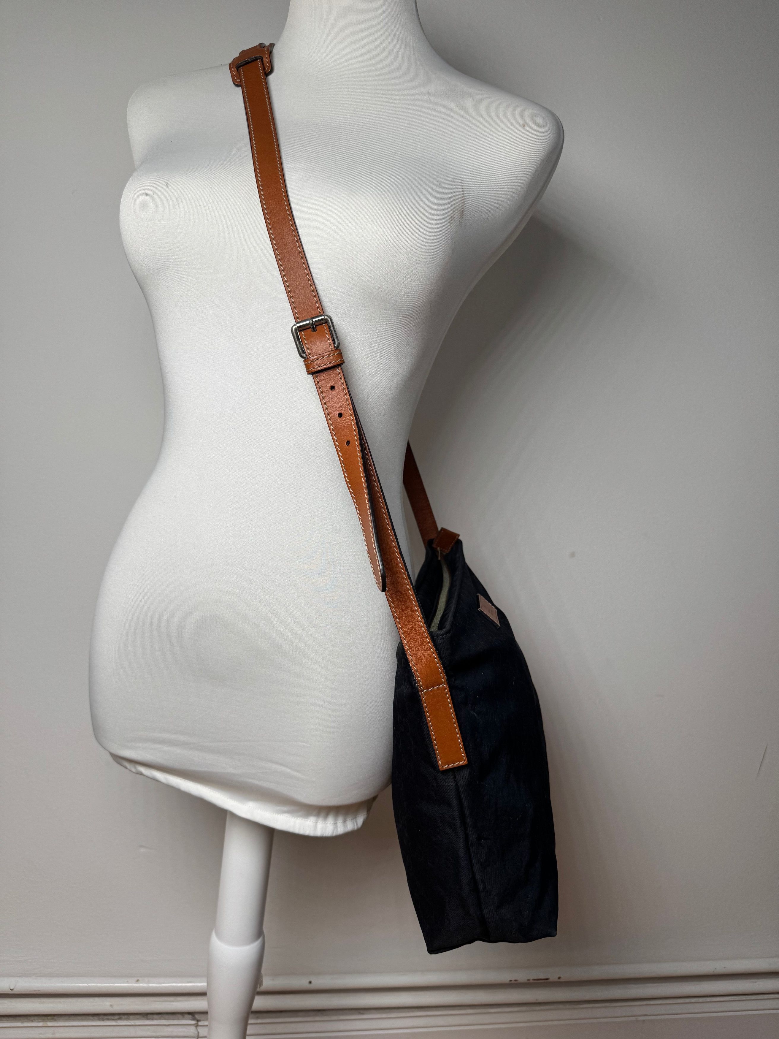 Gucci Vintage Monogram Canvas Leather Shoulder / Crossbody Bag Bla Size ONE SIZE - 6 Thumbnail
