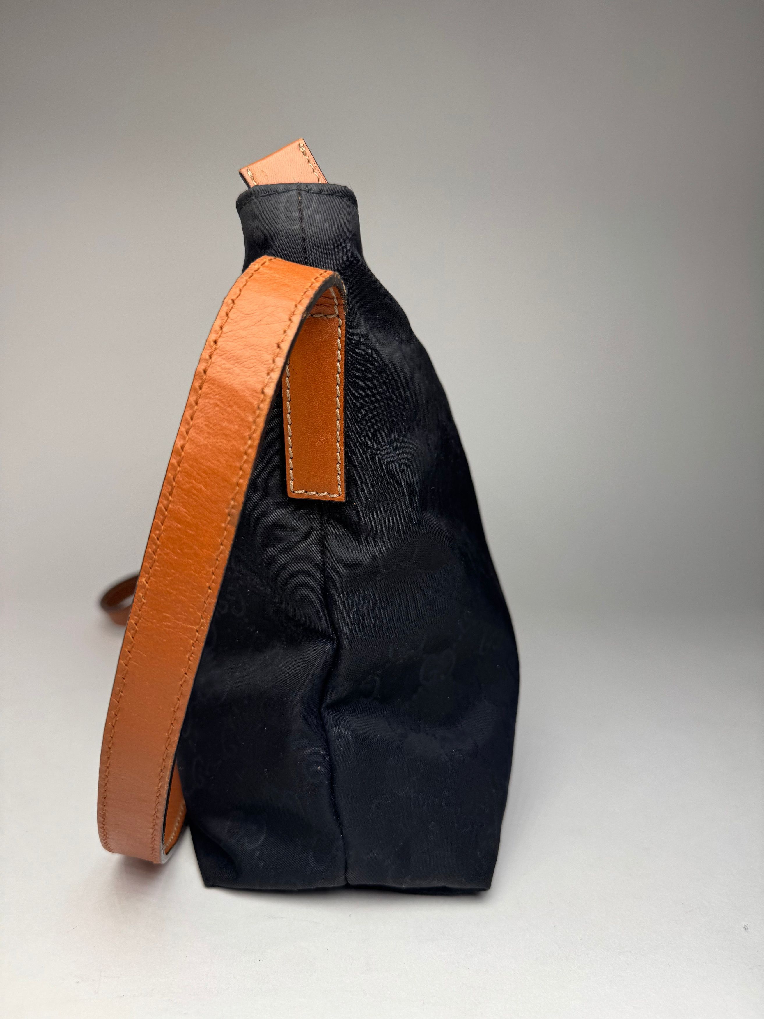 Gucci Vintage Monogram Canvas Leather Shoulder / Crossbody Bag Bla Size ONE SIZE - 10 Thumbnail