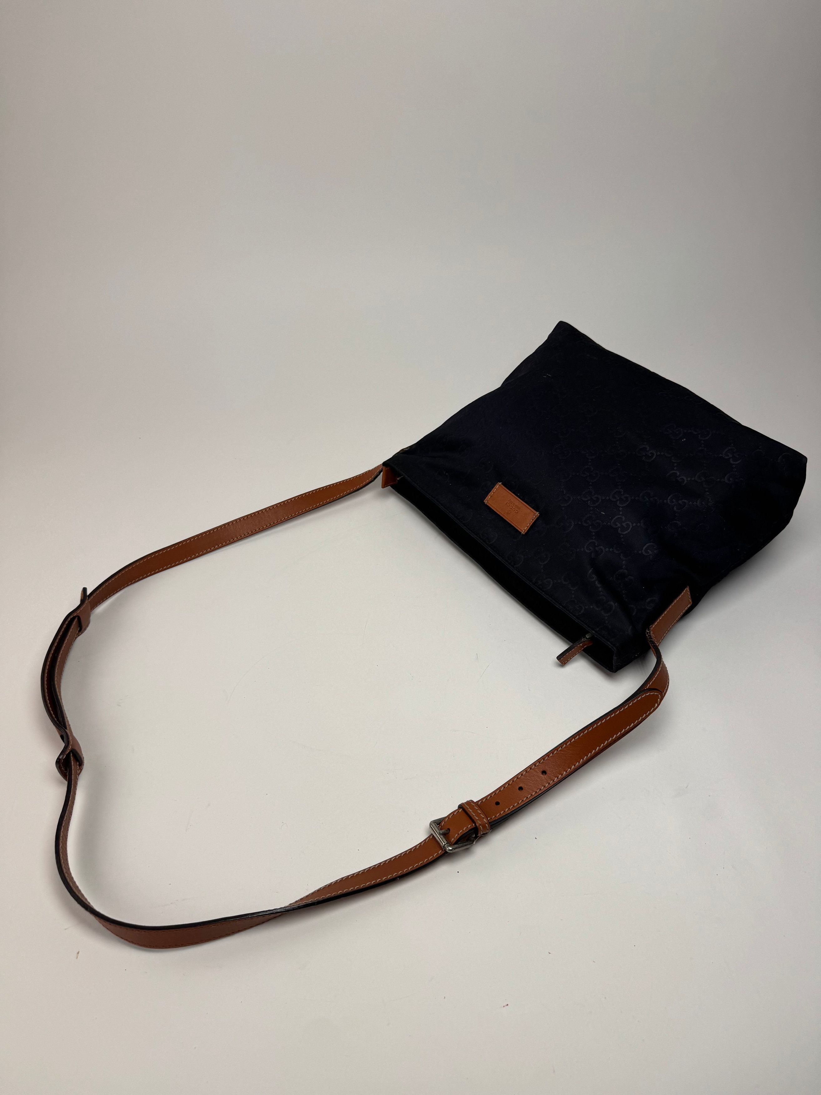 Gucci Vintage Monogram Canvas Leather Shoulder / Crossbody Bag Bla Size ONE SIZE - 11 Thumbnail