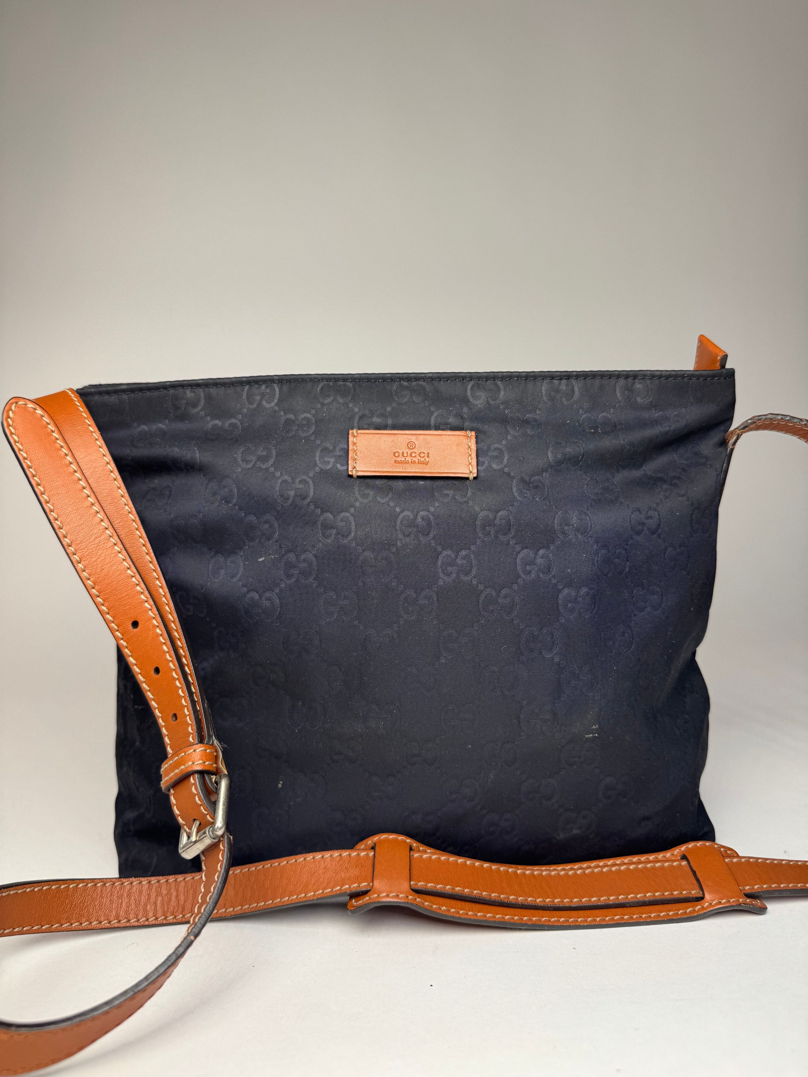Gucci Vintage Monogram Canvas Leather Shoulder / Crossbody Bag Bla Size ONE SIZE - 5 Thumbnail
